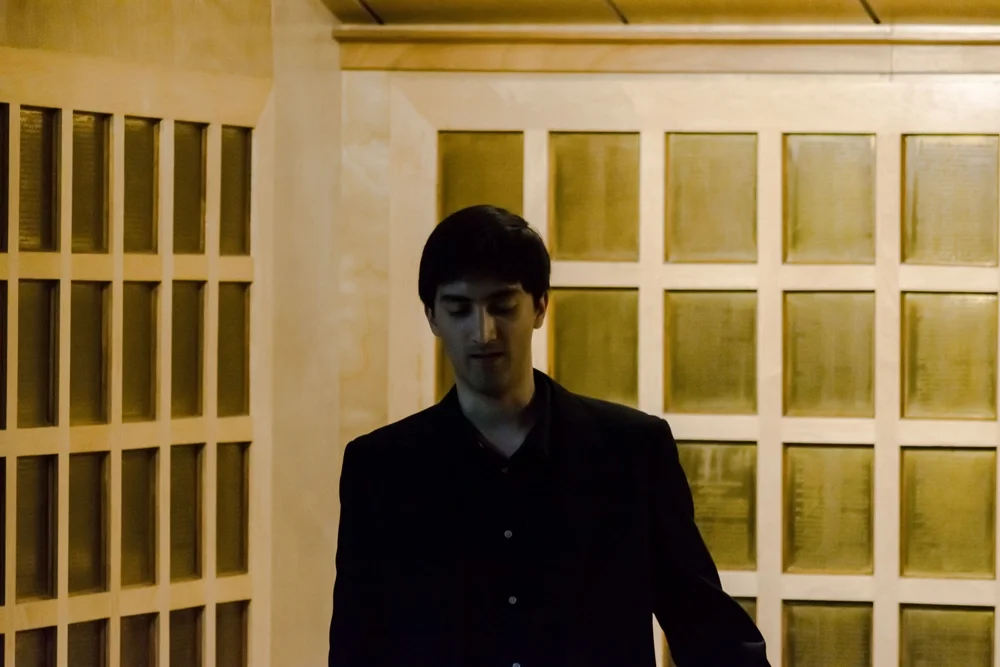 Alec Vera en el escenario del Museo Casa de Carranza.   