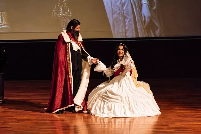 gala-sandi-aniversario-luctuoso-martes-de-opera-019.webp