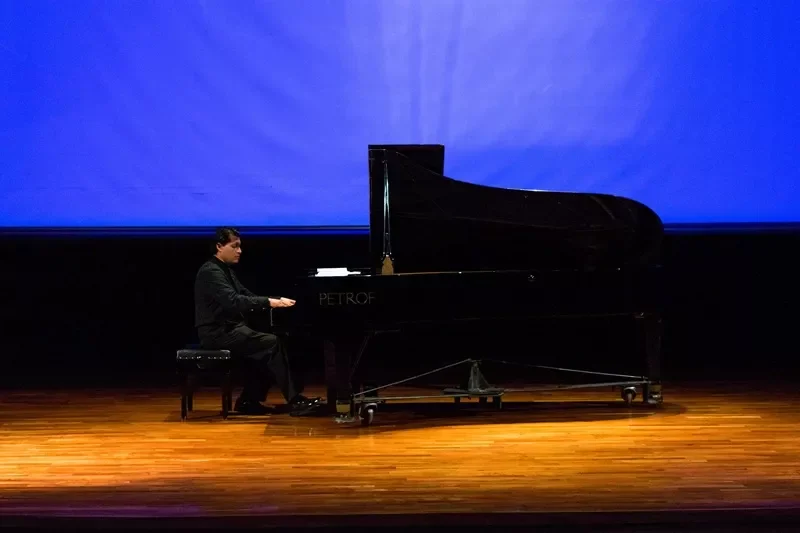 homenaje-a-manuel-enriquez-martes-de-opera-010.webp