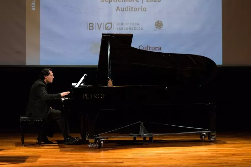 homenaje-a-manuel-enriquez-martes-de-opera-014.webp