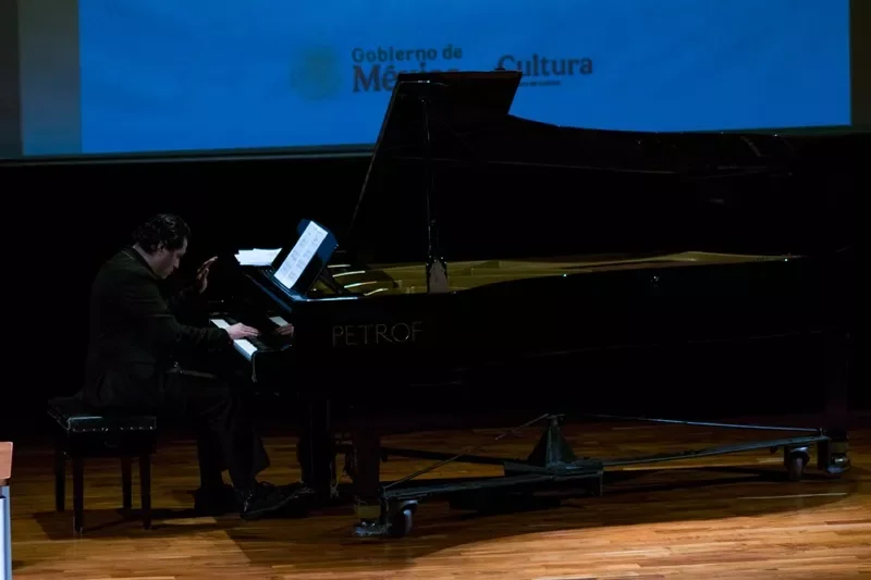 homenaje-a-manuel-enriquez-martes-de-opera-016.webp