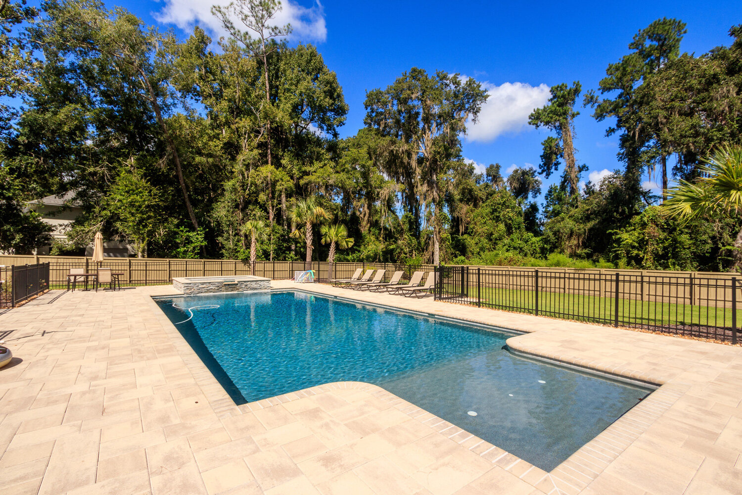 019_Pool-.jpg