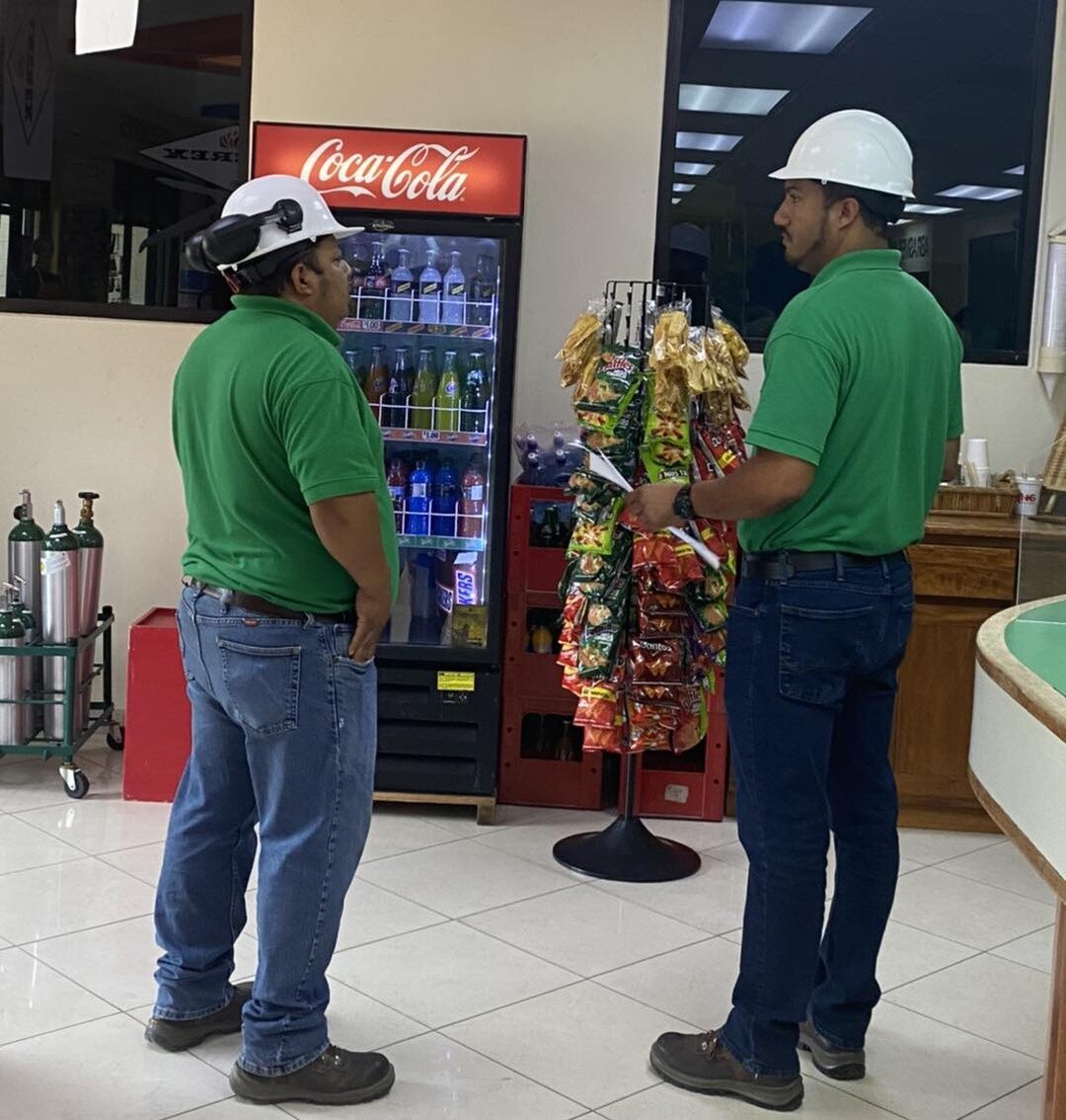 #mondaymotivation 

&ldquo;Always plan ahead. It wasn&rsquo;t raining when Noah built the ark.&rdquo; &ndash; Richard Cushing

Alexis &amp; Leo having a mid store chat and staying, as usual, &ldquo;on toppa tings&rdquo;.
#teamwork #FabrigasBelize