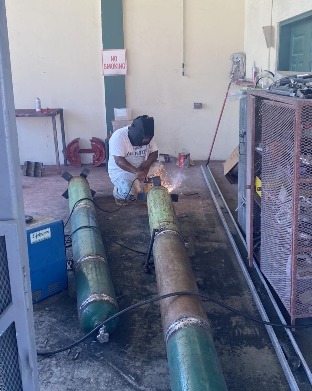 #welderswednesday 🧑&zwj;🏭 
Follow Mr Garcia from welding to painting on these fence posts for our dealer signs using an old reliable #Miller Thunderbolt.