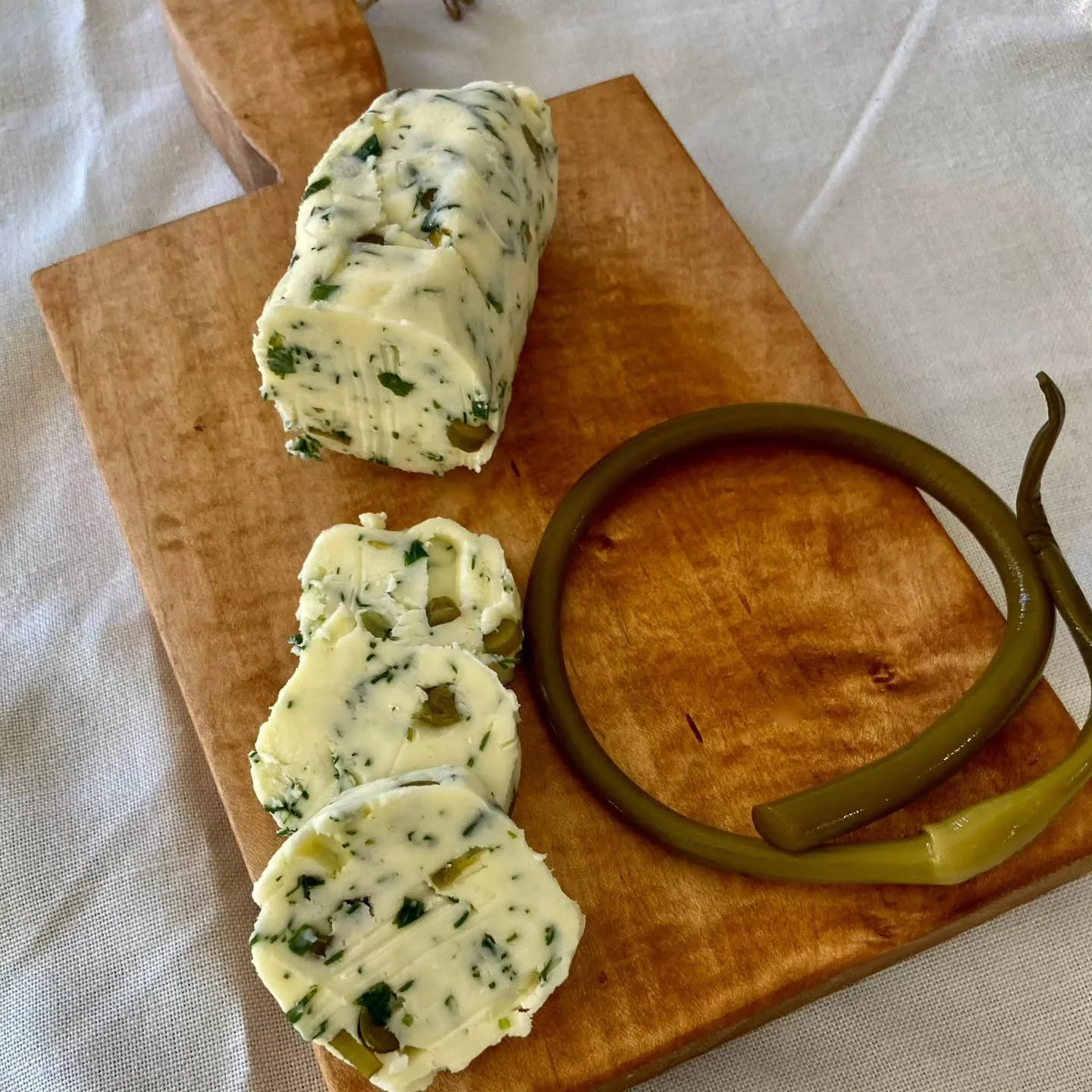 Thanksgiving’s best-kept secret — Pickled Garlic Scape compound butter.
A swirl of sage, rosemary & thyme —  Perfect for mashed potatoes, roasted veggies, or tucked under your turkey skin.
Find the recipe at the link in bio, and