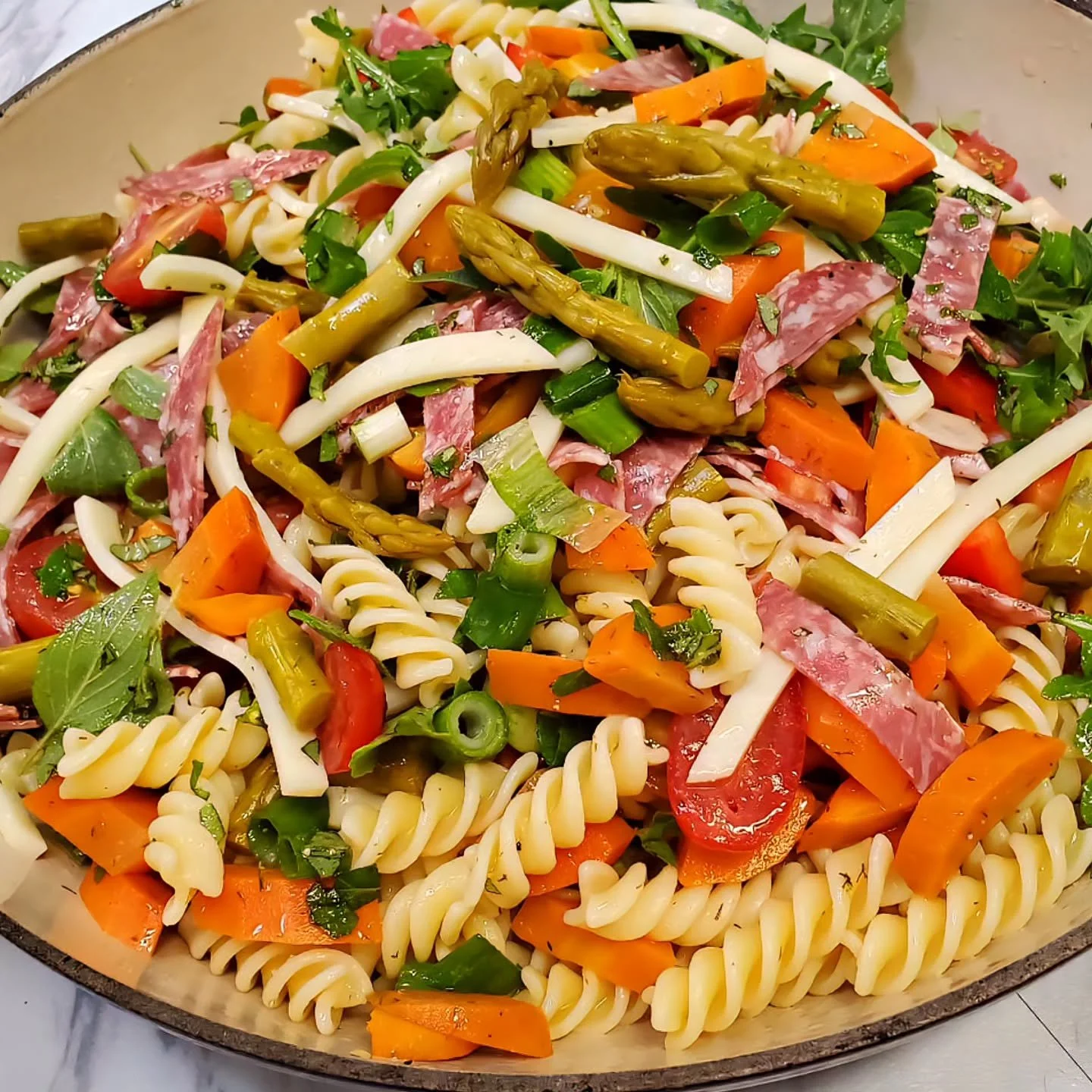 Dinner plans? We&rsquo;ve got you covered!

This Antipasto Pasta Salad gets its irresistible crunch (and a little heat) from our Catie&rsquo;s Hot Dilled  trio - Asparagus, Beans and Carrots.
Perfect for potlucks, lunches, or cozy fall dinners &mdash