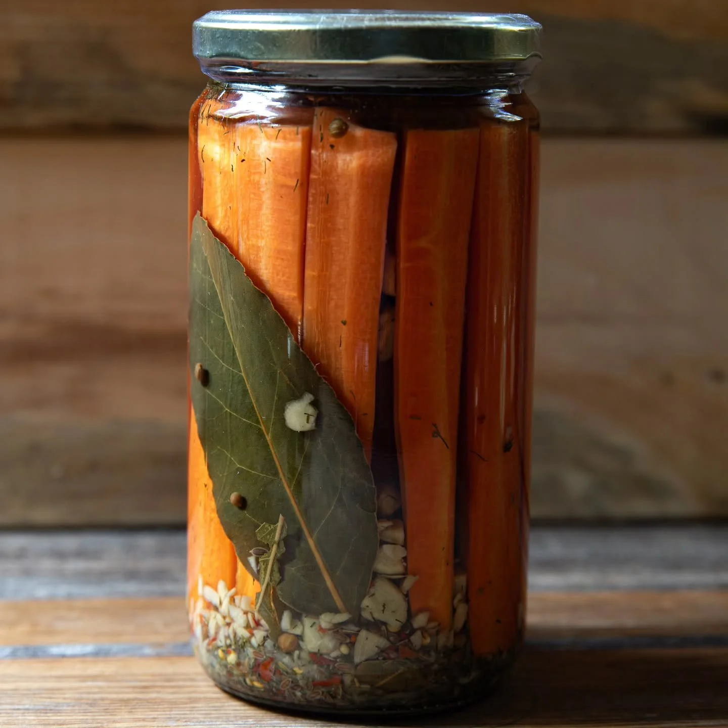 Happy National Pickle Day! 
Today we&rsquo;re giving the spotlight to our Hot Dilled Carrots &mdash; crunchy, spicy, and dangerously snackable. 
Perfect on a charcuterie board, in your Caesar cocktail or straight from the jar.

📷 @evrgreenmedia_vi ?