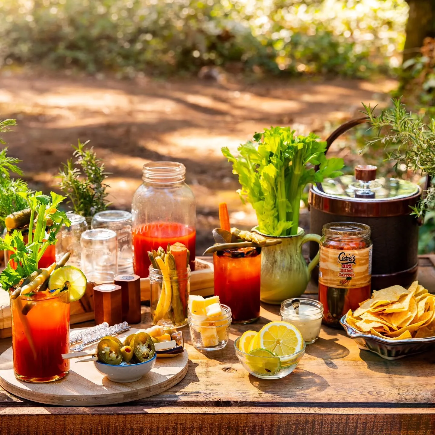 Nothing says "Canadian Classic" like a fully loaded Caesar! 🇨🇦 With National Caesar Day just around the corner this Thursday, it&rsquo;s time to start planning your weekend brunch.
Will yours be spicy, extra pickled, or piled high with sn