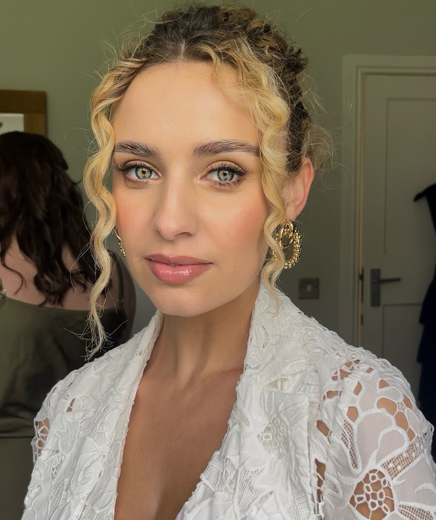 Bridal suite courtesy of @gwdfashion 
Hair and makeup by me. 
Model @izzy.s.model. 
@redcreative.studio 

Key products.
@armanibeauty luminous silk foundation.
@charlottetilbury eyes to mesmerise in oyster pearl.
@charlottetilbury pressed powder.
@w7