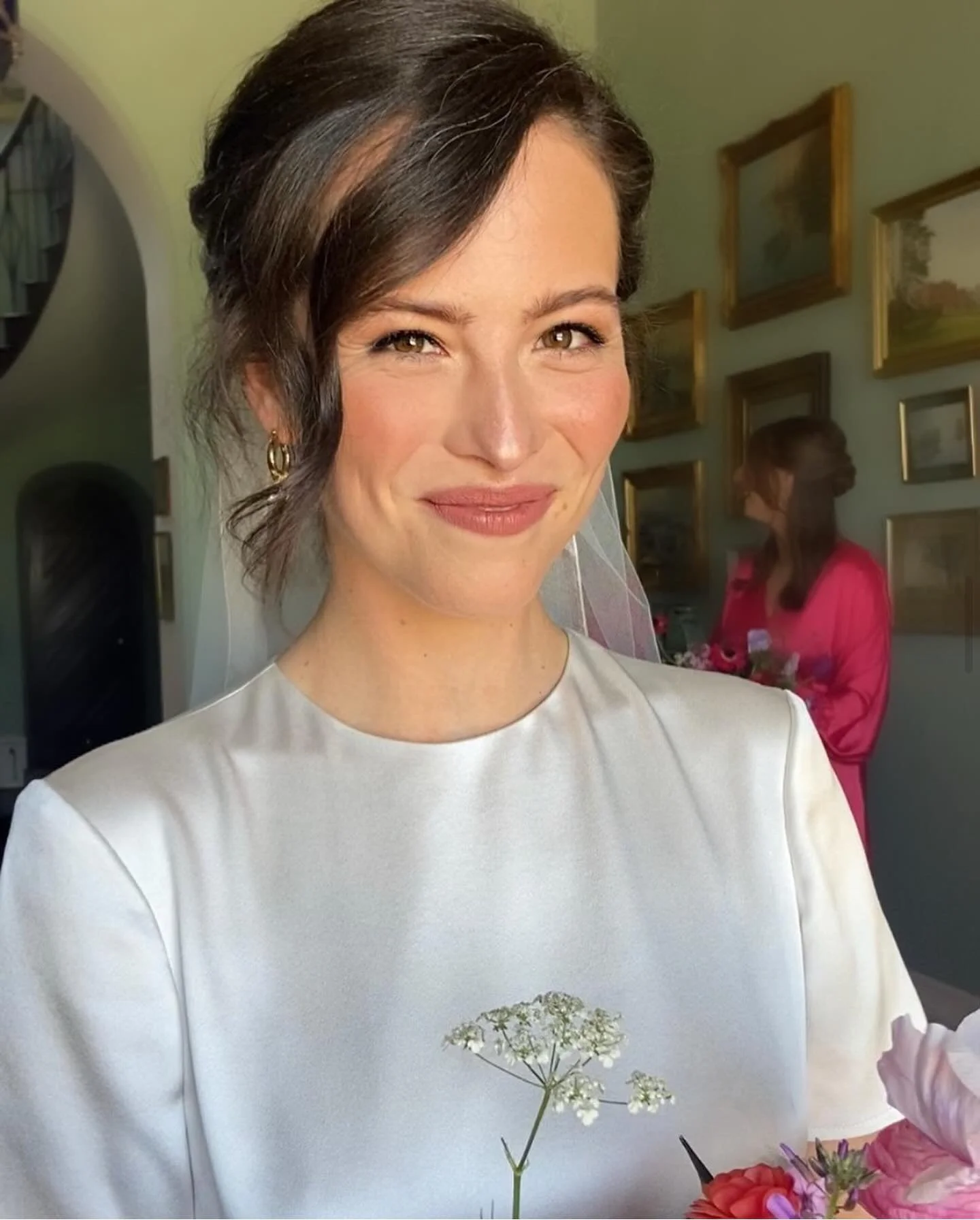 One of my most requested natural bridal glams ✨
.
.
#makeup #bridalmakeup #naturalglow #naturalglam #bridesmakeup #makeupartist #mua #cotswoldmakeupartist #cotswoldwedding