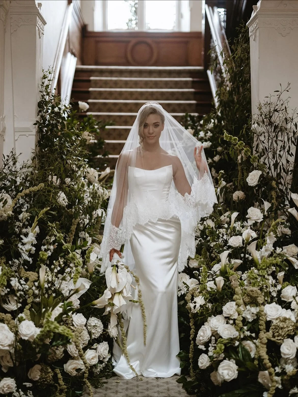 Laketa &amp; Monty ✨

Wedding Planner &amp; Design @sarahlouiseweddingplanner
Venue @clevedonhall
Photographer and videographer 
FUSION @garynunnweddingphotography
Florist @@evefrancescadesigns 
Table styling @onesplendidday
Stationery @stories_style