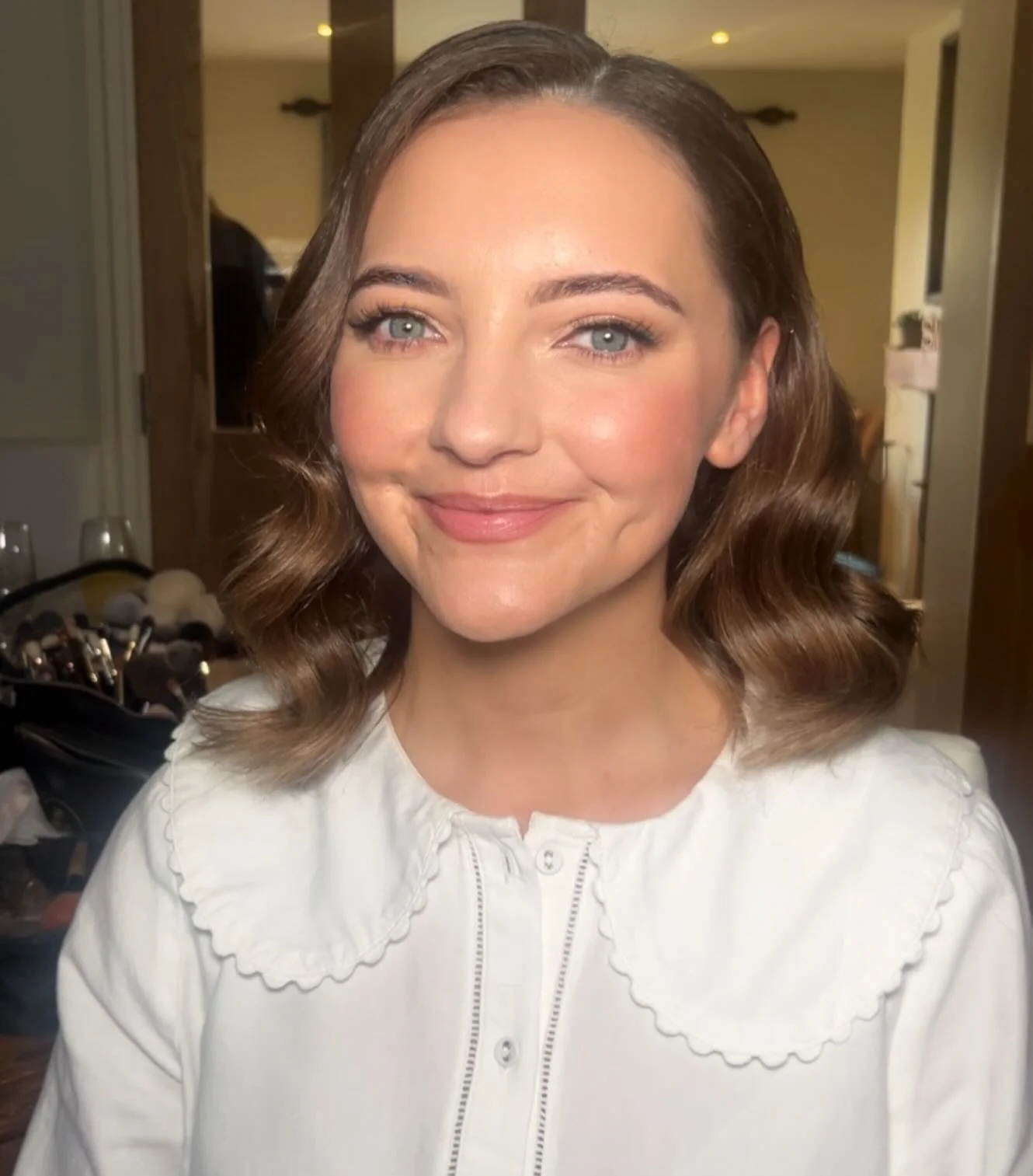 The most gorgeous Rosy glow for Lauren today at @yardspaceoldgore.
Hair by @hairbylucyphelps. 

Key products.
@eylureofficial cluster lashes - wispy.
@fentybeauty eaze drops 
@charlottetilbury Bella Sophia eye palette.
@charlottetilbury dancefloor pr