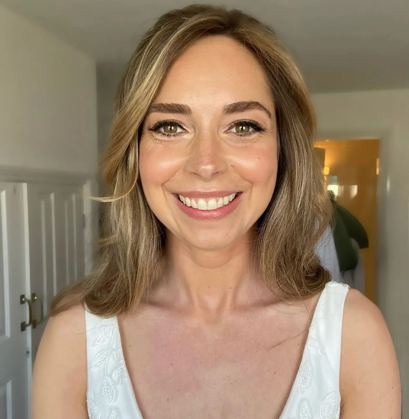 Buttery skin using @charlottetilbury beautiful skin foundation.
Lashes w7 individual lashes and soft pinky lips @lorealparis satin lipstick in nude 🤍
.
.
#bridalmakeup #makeupartist #makeupinspo