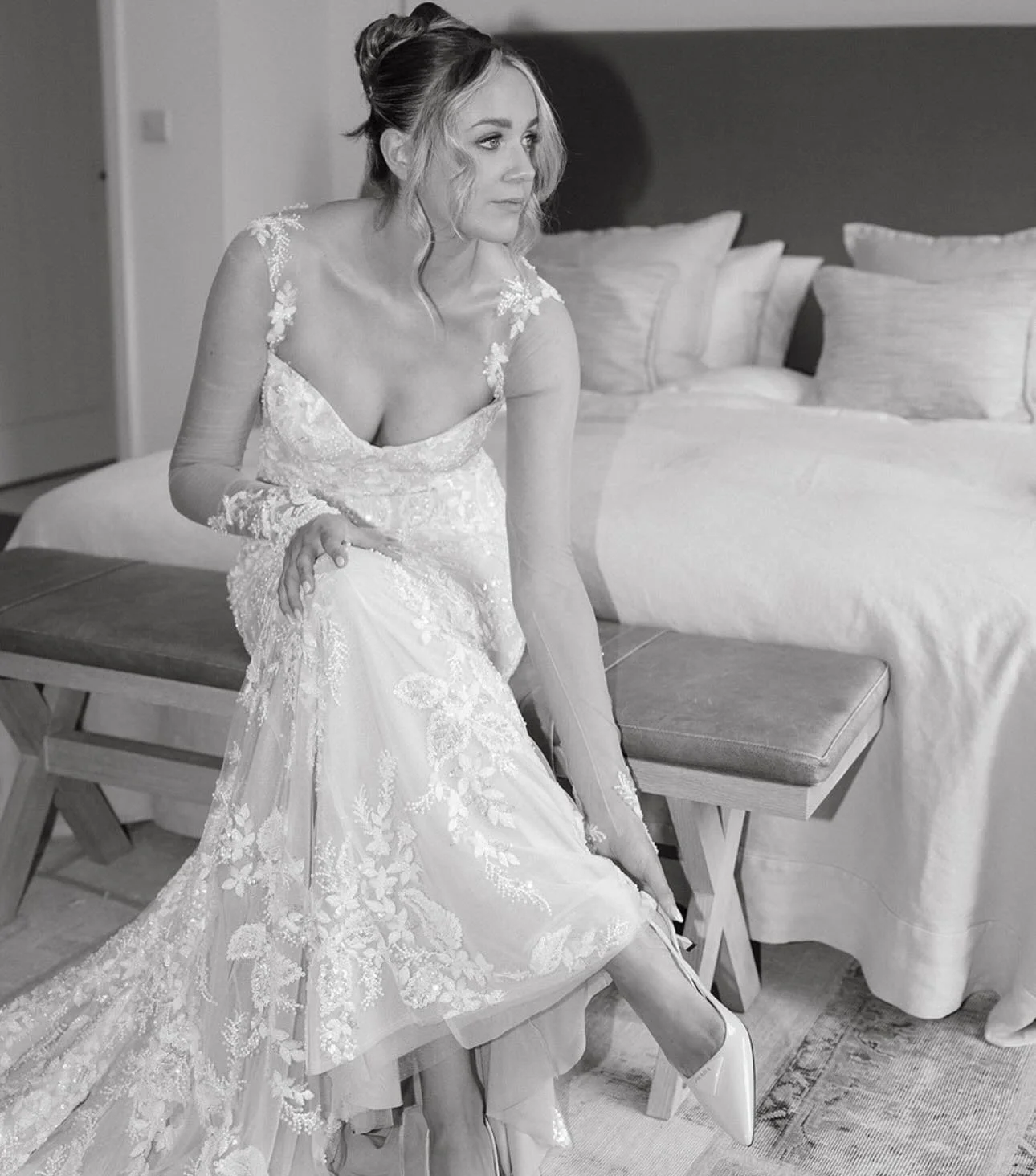 Natalie 🤍
Venue @crippsbarn 
Dress @galialahav 
Hair @fallonhairandmakeupteam
Photography @monkeymole