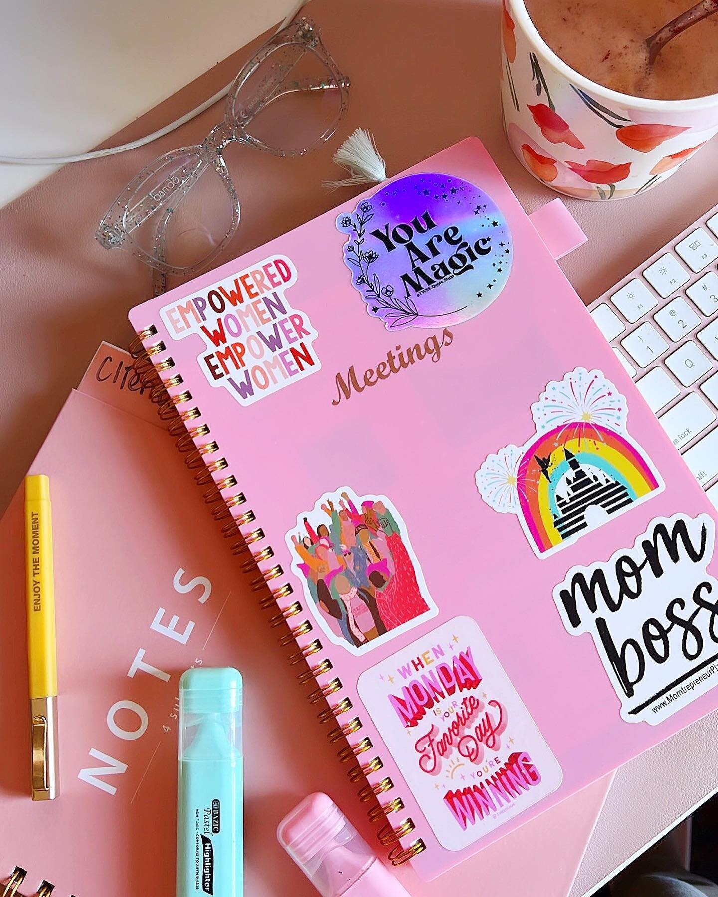 Does pretty stationery also keep you inspired?!🙋🏻&zwj;♀️🤩 Here are my current faves!! 

P.S Have you been feeling unmotivated with posting lately?! Send me a DM to see if we&rsquo;re a right fit to work together! I can help you put together a cont