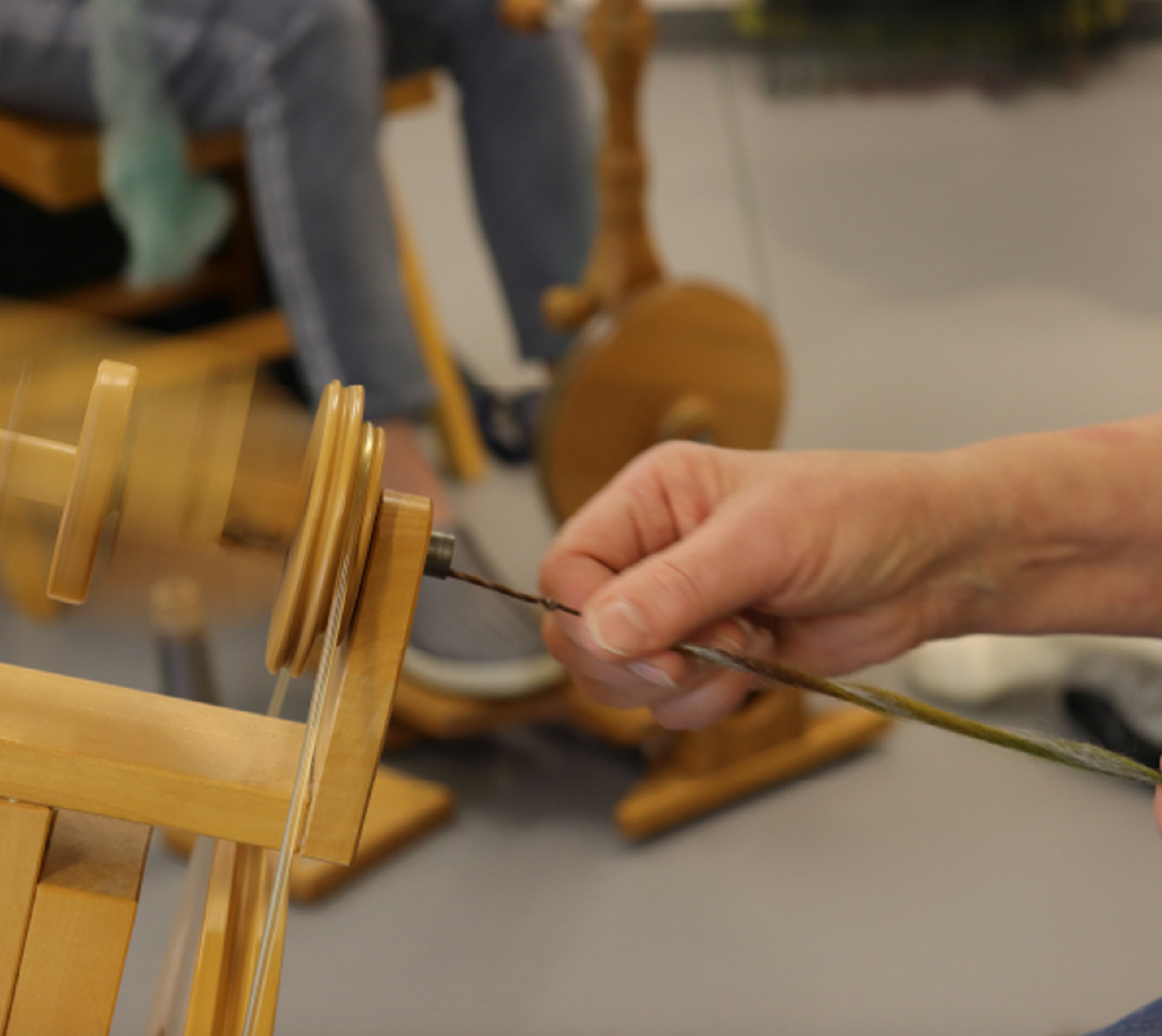 Hand Spinning E-textile Yarns: Understanding the Craft Practices of Hand Spinners and Workshop Explorations with E-textile Fibers and Materials