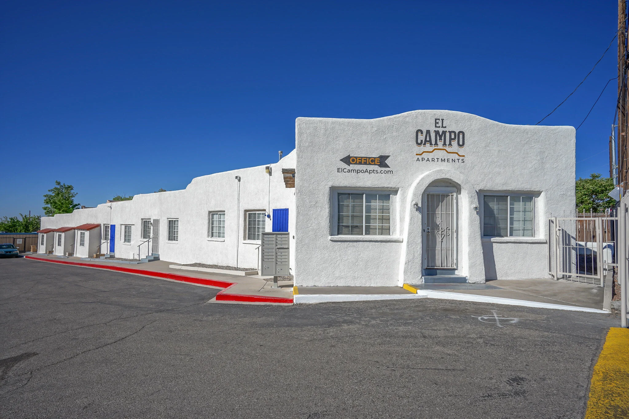 El Campo Apartments