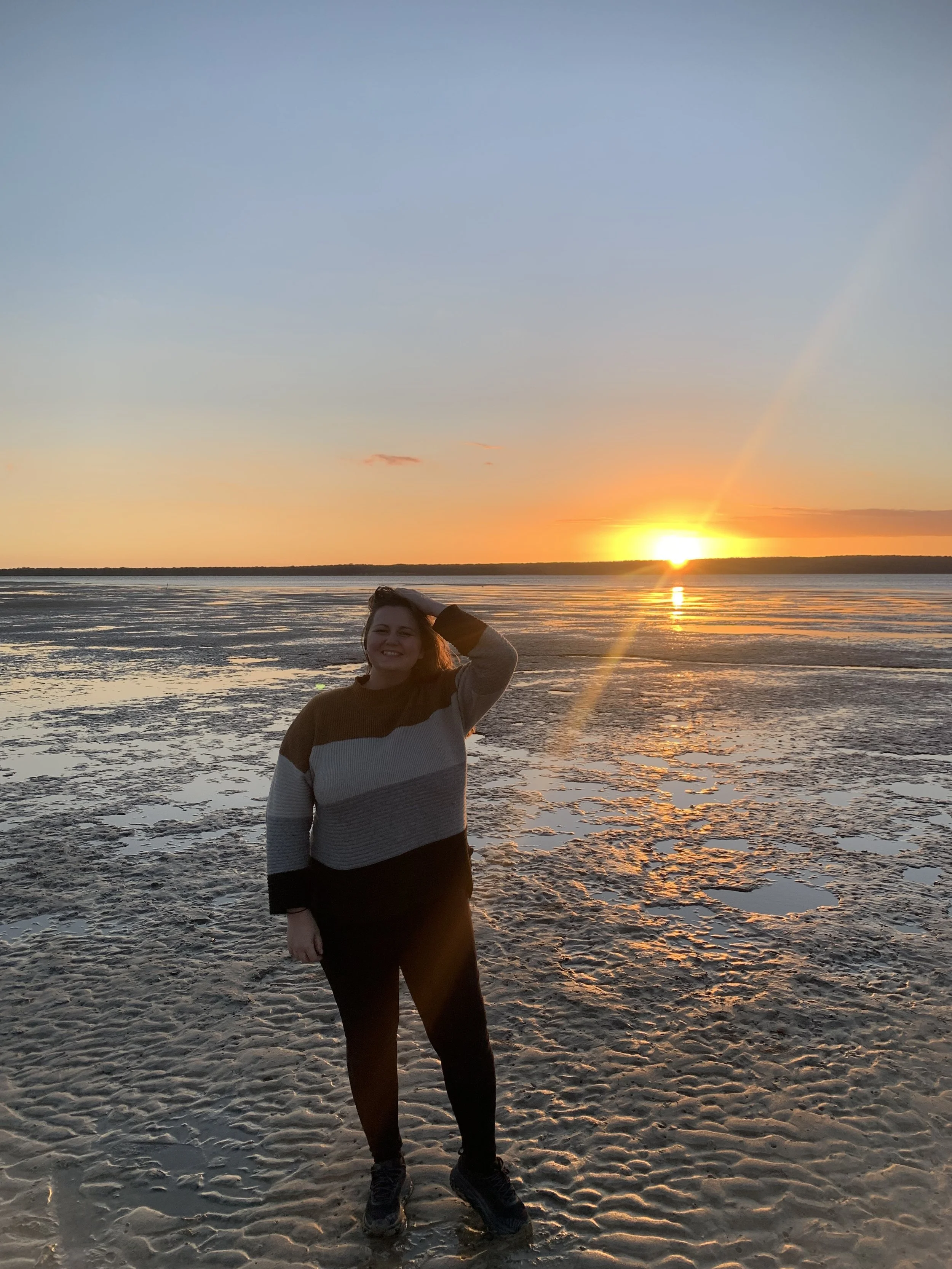 Melbourne Blogger Shalee Moschetti from The Thought Chapter Stand at the Beach for her new blog post