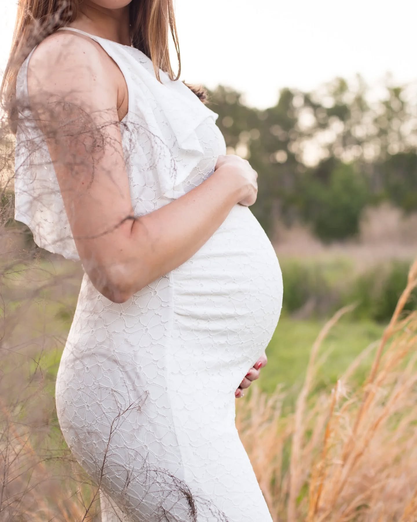 That pregnancy glow? It&rsquo;s more than just a saying&mdash;it's the love, excitement, and anticipation of meeting your little one. Let&rsquo;s document this special time with a maternity session that&rsquo;s as radiant as you are. 🌿✨ Now booking 