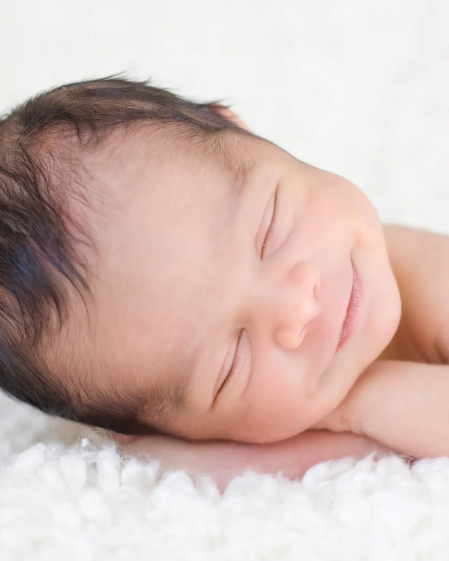 They won&rsquo;t stay this tiny for long, but your memories can. Let&rsquo;s capture those sleepy smiles and soft snuggles before time slips away. 💤✨ Just opened up our calendar to take newborn sessions through October 2025!

#TimelessNewborn #Orlan