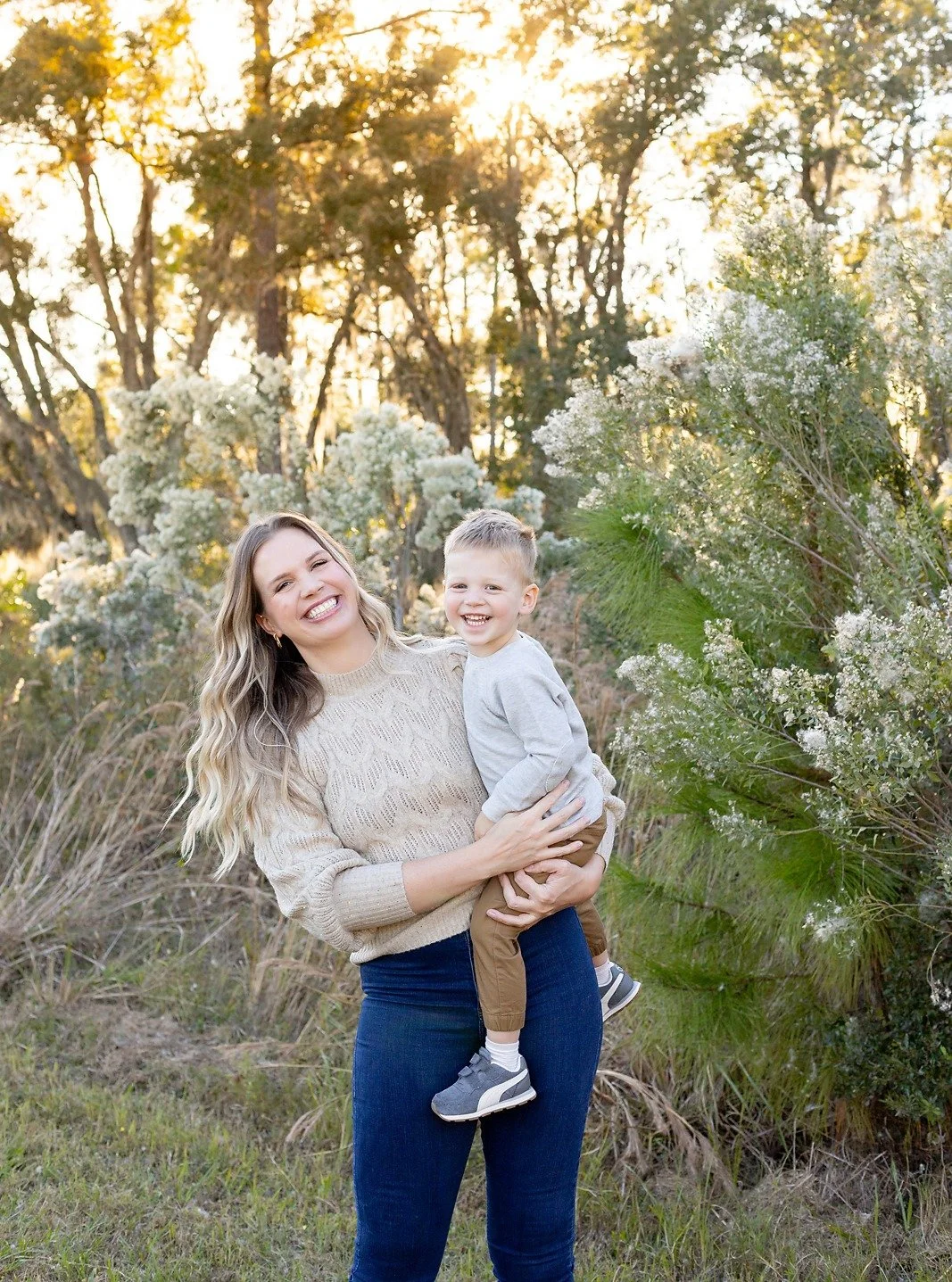 🍂✨ Field Holiday Mini Sessions This Sunday! ✨🍂

The flowers are blooming, the breeze is perfect, and November has officially become my favorite month in the fields! 🌾💛

If you&rsquo;ve been waiting for those soft, nature-filled holiday portraits&
