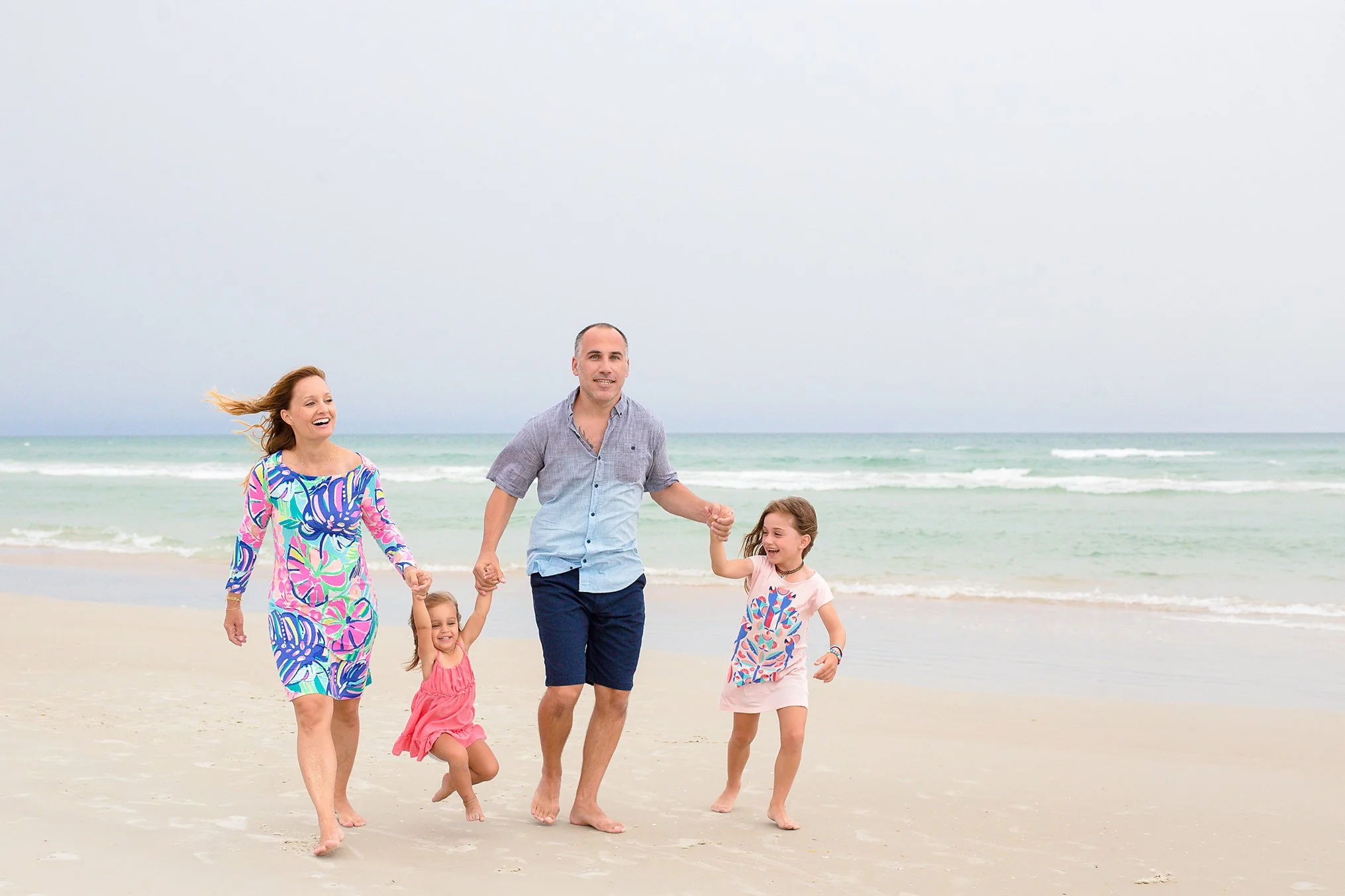 ☀️ If you&rsquo;ve been thinking about beach portraits&hellip; this is your sign.

Living in Florida means we always have access to the beach&hellip; which also means it&rsquo;s really easy to keep putting this off.

&ldquo;I&rsquo;ll do it when thin