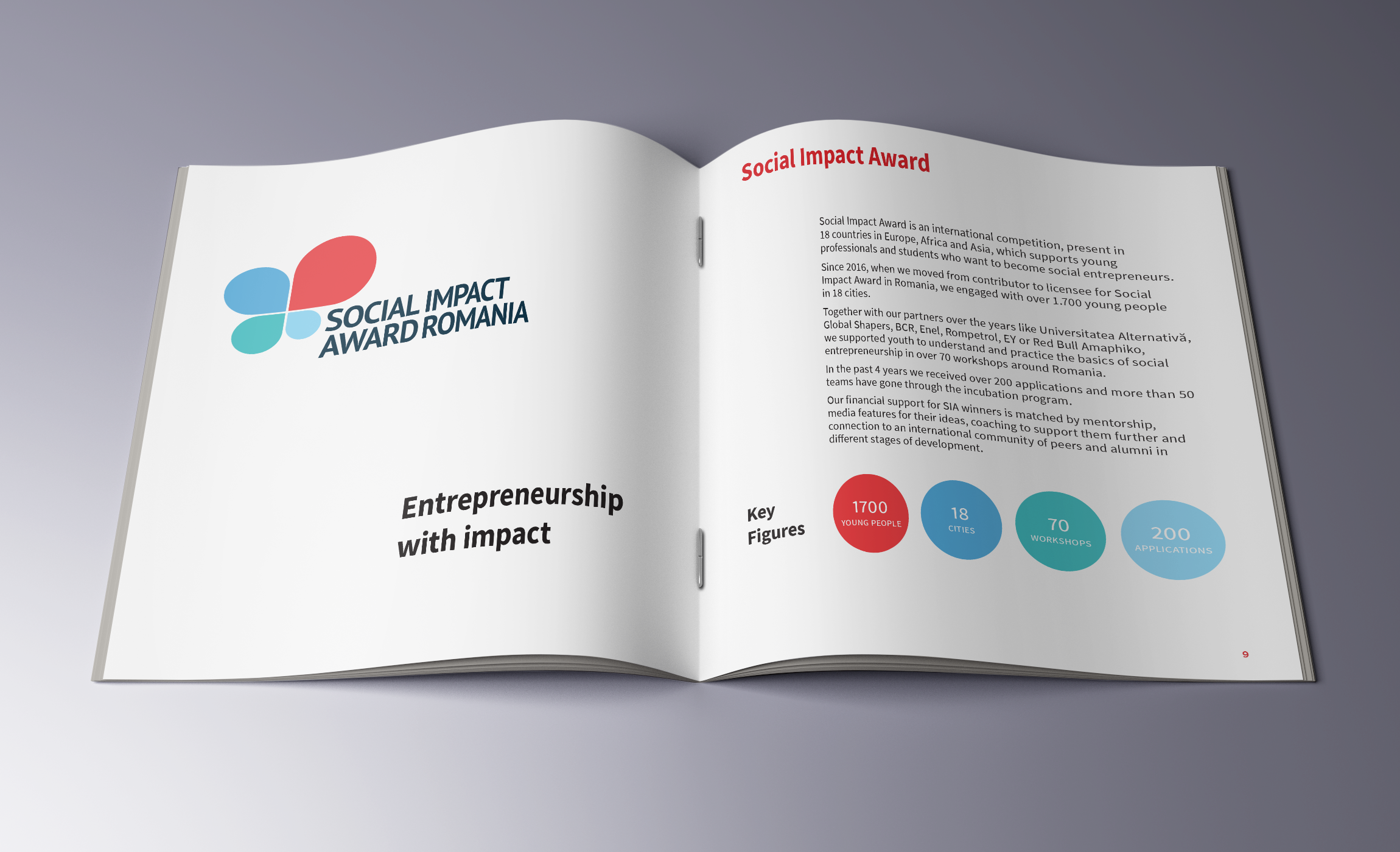 Mock-up_Brochure_21x21_2.png