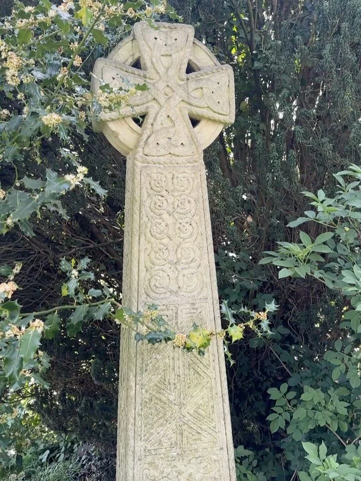 A beautiful day to visit Mill Road Cemetery with @stbenetscam and @stbotolphcam, two of the 13 parishes that share this beautiful burial ground and wildlife hot spot in the centre of #cambridge. Many thanks to the Friends of Mill Rd Cemetery for the 