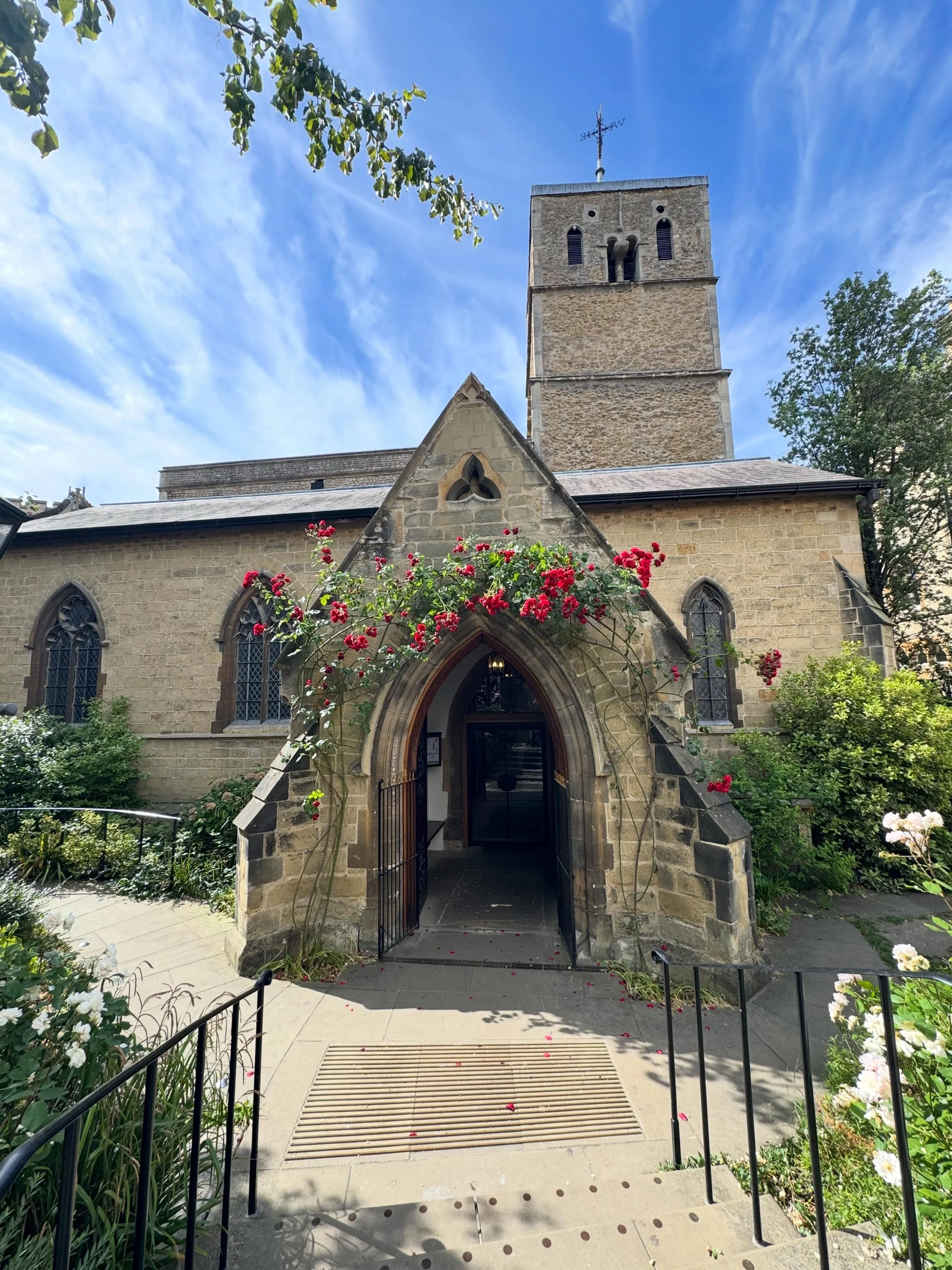 Join us this evening for a special Eucharist at 7pm for the Feast of the Annunciation (translated) #stbenetscambridge