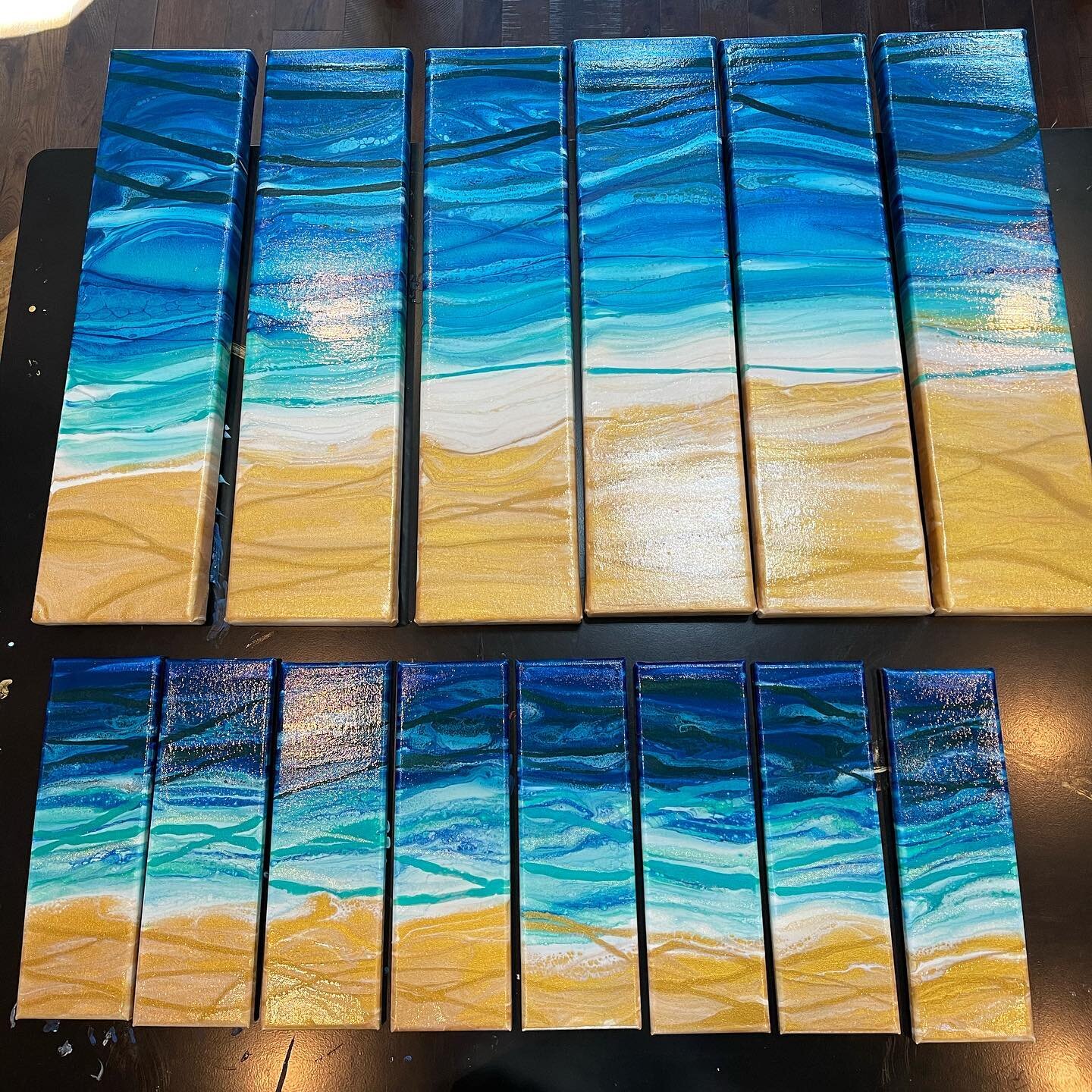 That&rsquo;s a bunch of beaches!!! All going to the Washed Ashore Gallery in Rockaway Beach Oregon!!
💥
💥
💥
💥
#azartist #azart #phxart #goldenpaints #dragonflyglaze #unicornspit #colorshiftpaint #greenstuffworld #glitter #oceanart #beachart #beach