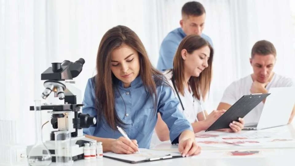 How Patent Attorneys Collaborate With Research and Development Teams to Protect Innovation