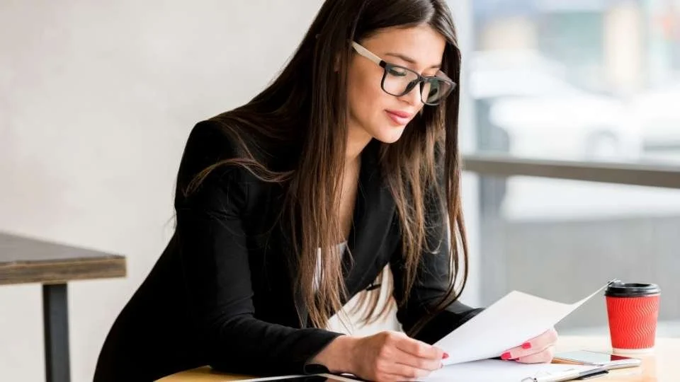 How Patent Examiners Evaluate Applications: A Complete Guide for Innovators