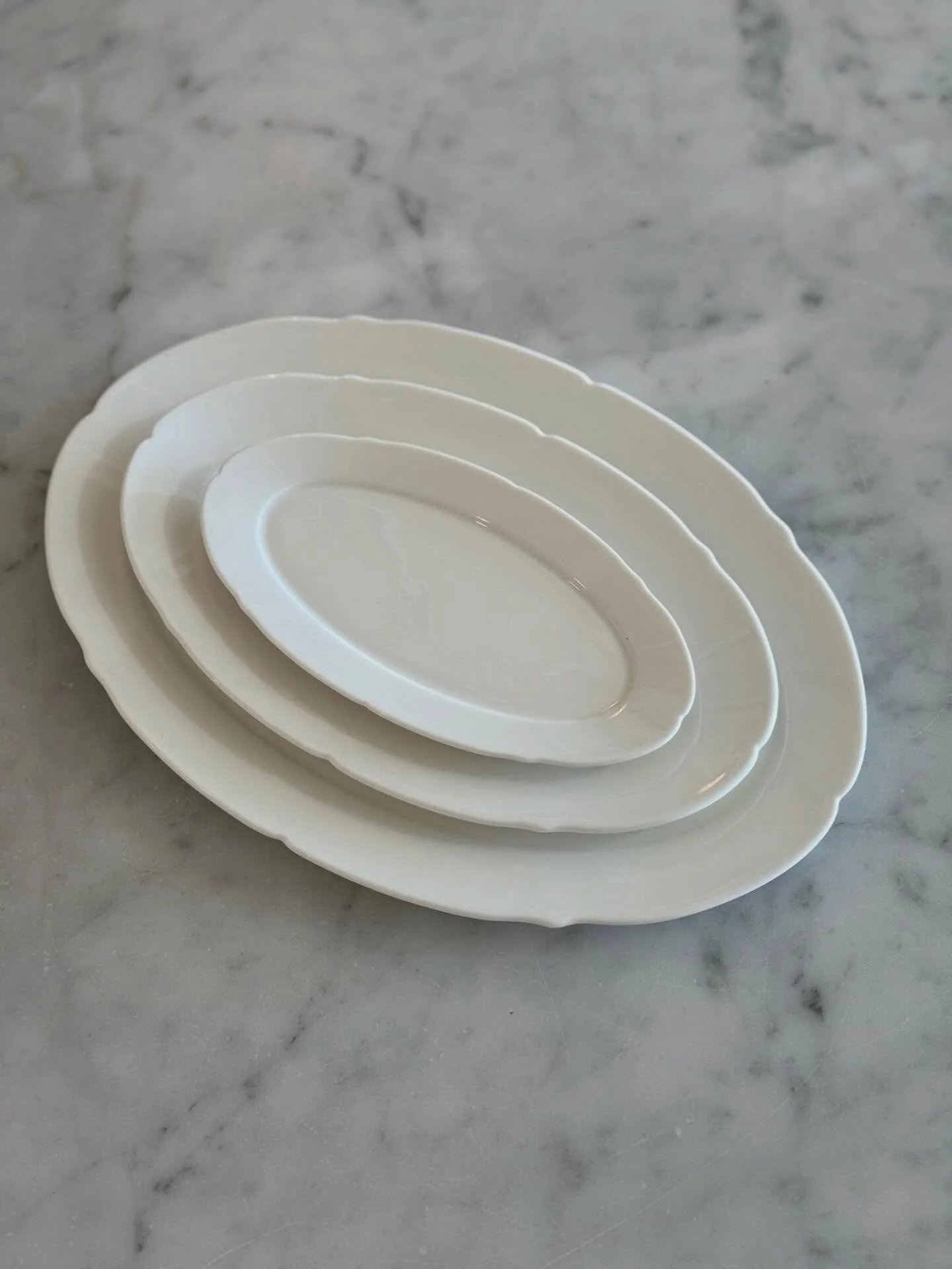 New market finds are here! Beautiful dishes just arrived and they&rsquo;re perfect for effortless layering and everyday styling. 

#CosyHouse #ShopLocal #newitems #stgeorgeutah #stg