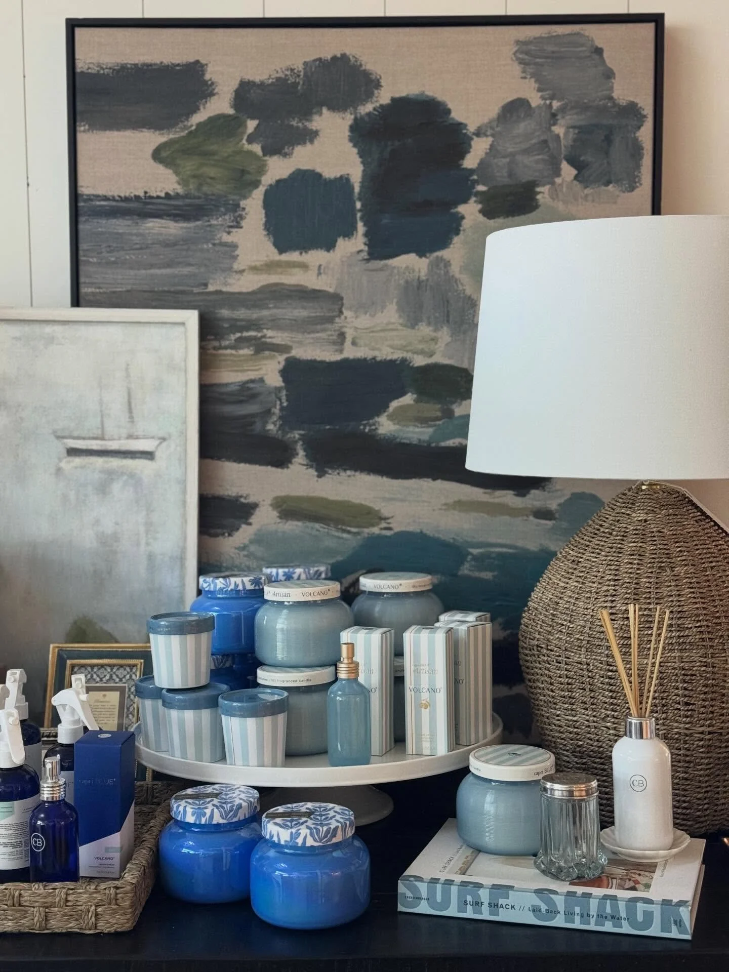 It&rsquo;s sunny and warm, feeling almost like Summer🤗
The new Volcano candles that just dropped even look like Summer in the prettiest shade of blue😍

Stop by today to get this juicy scent!

#shopsmall #shoplocal #stgeorge