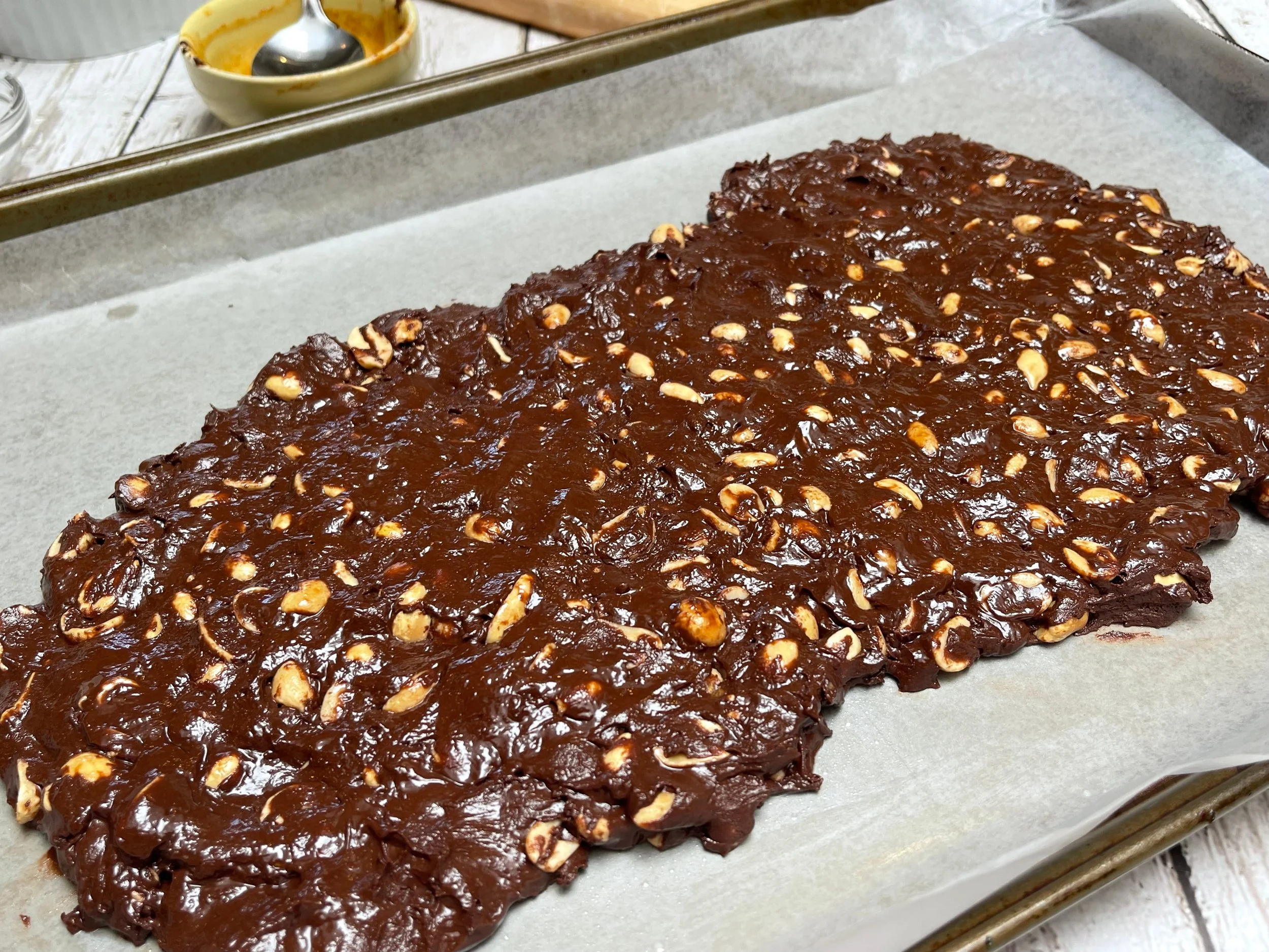 Spreading the chocolate peanut mixture