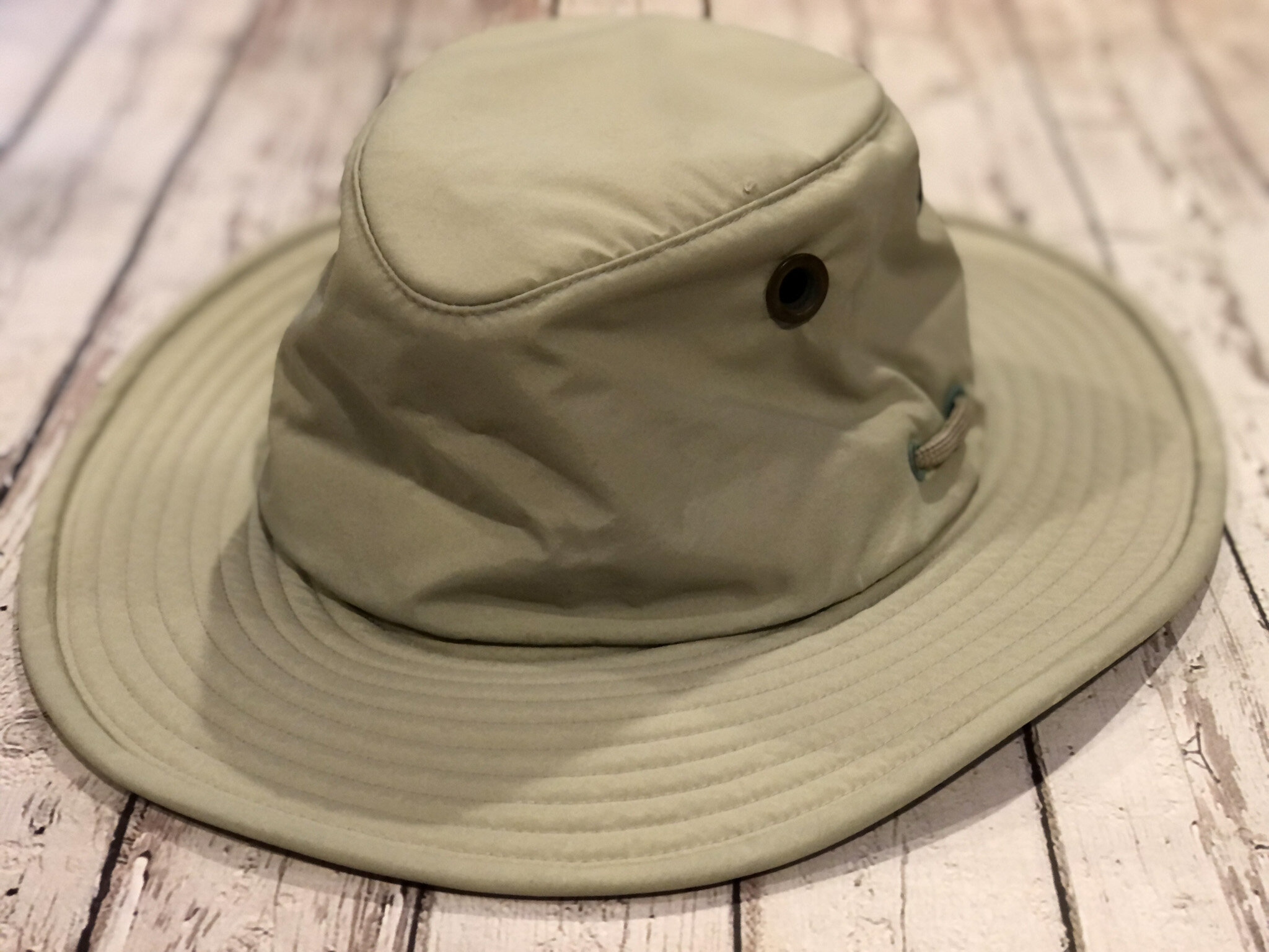 Unique gifts for travels: Tilley’s hat