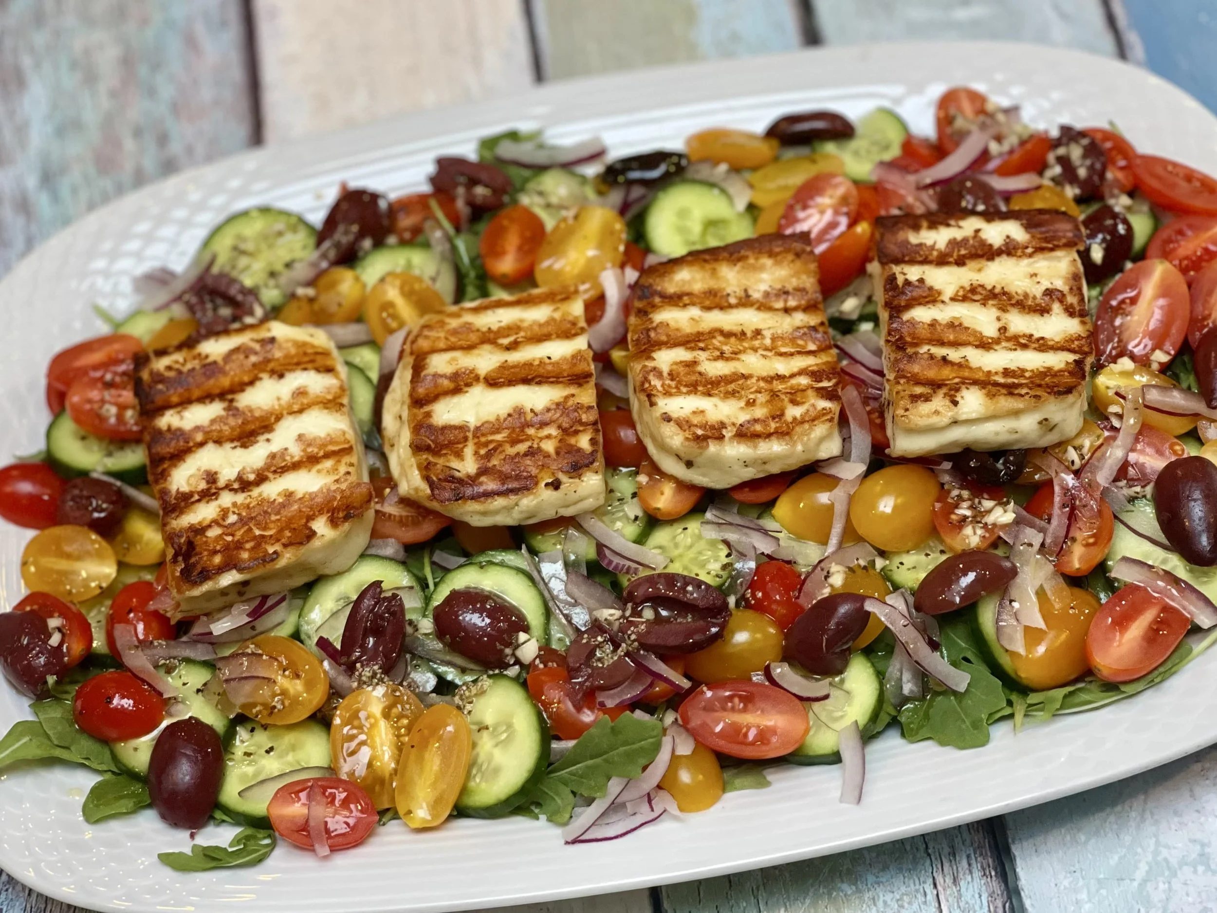 Mediterranean Halloumi Salad Recipe (With Dressing)