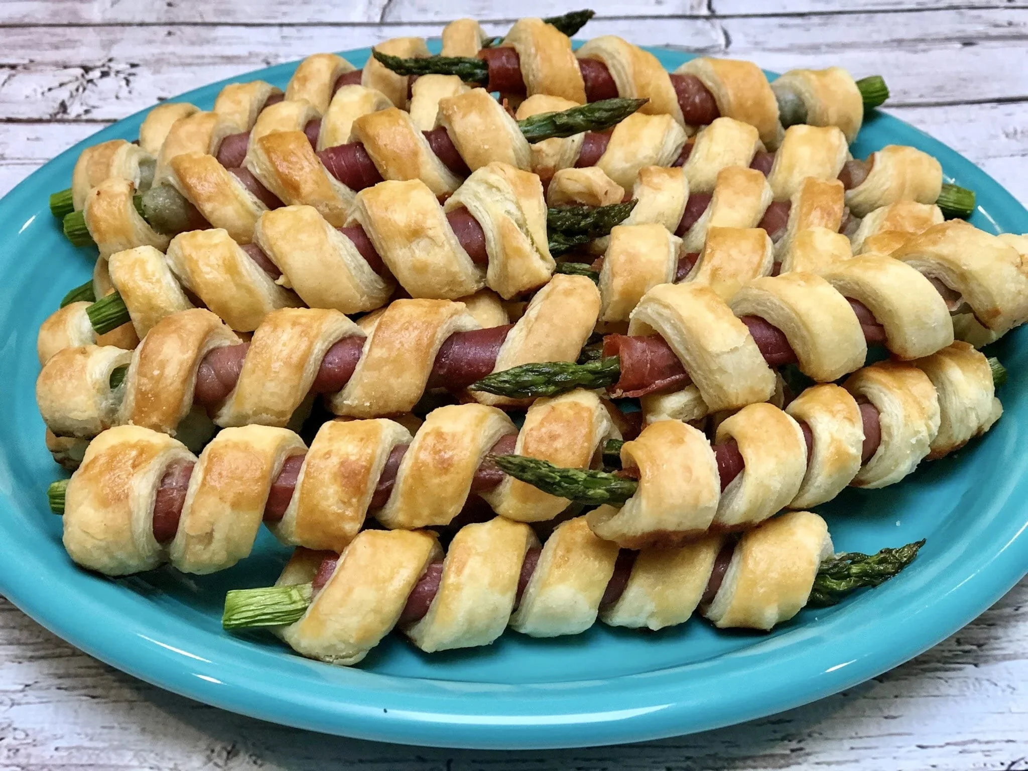 Asparagus Prosciutto Puff Pastry: Easy Appetizer