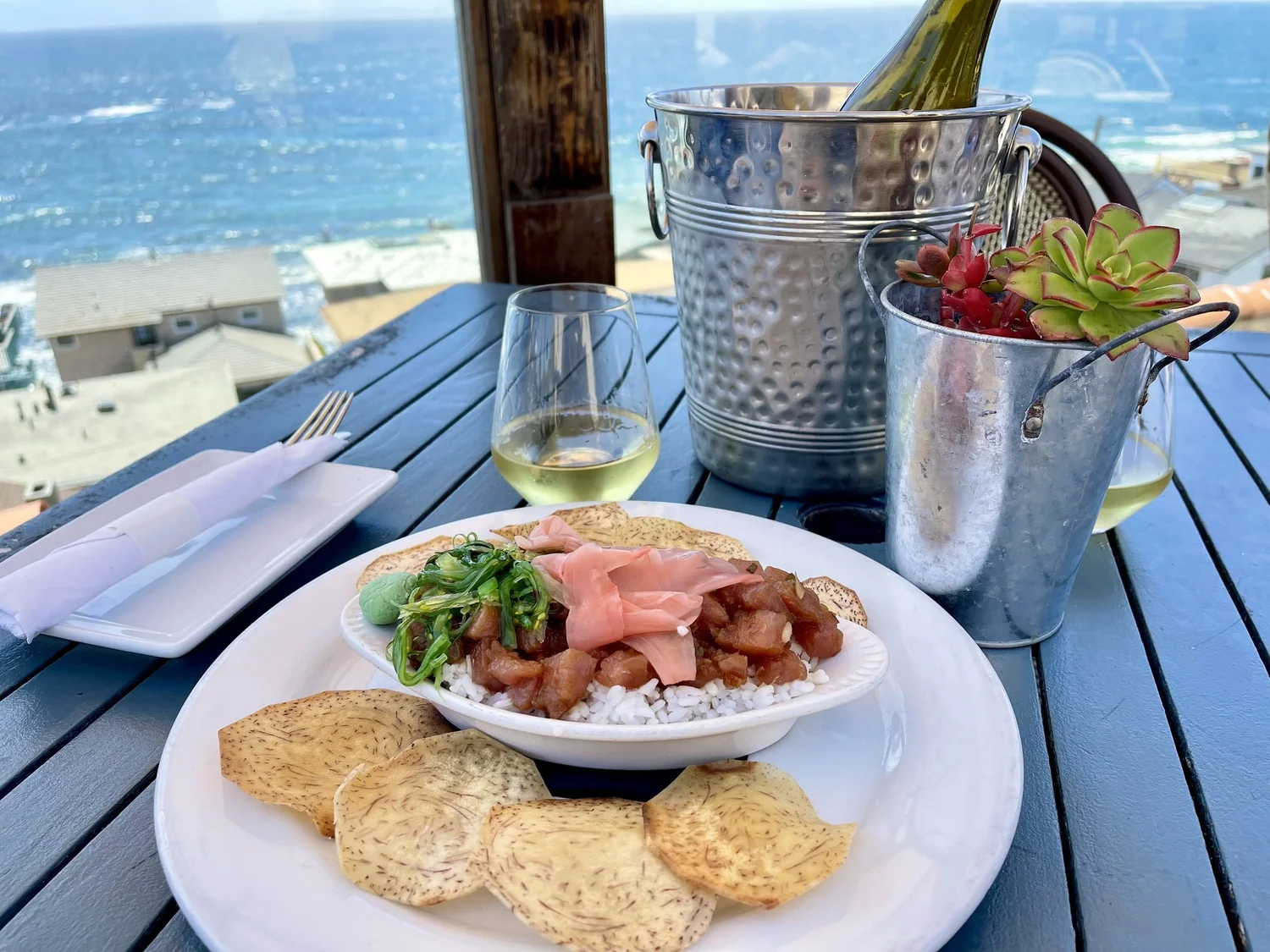 The Laguna Lounge at Laguna Reef Huts