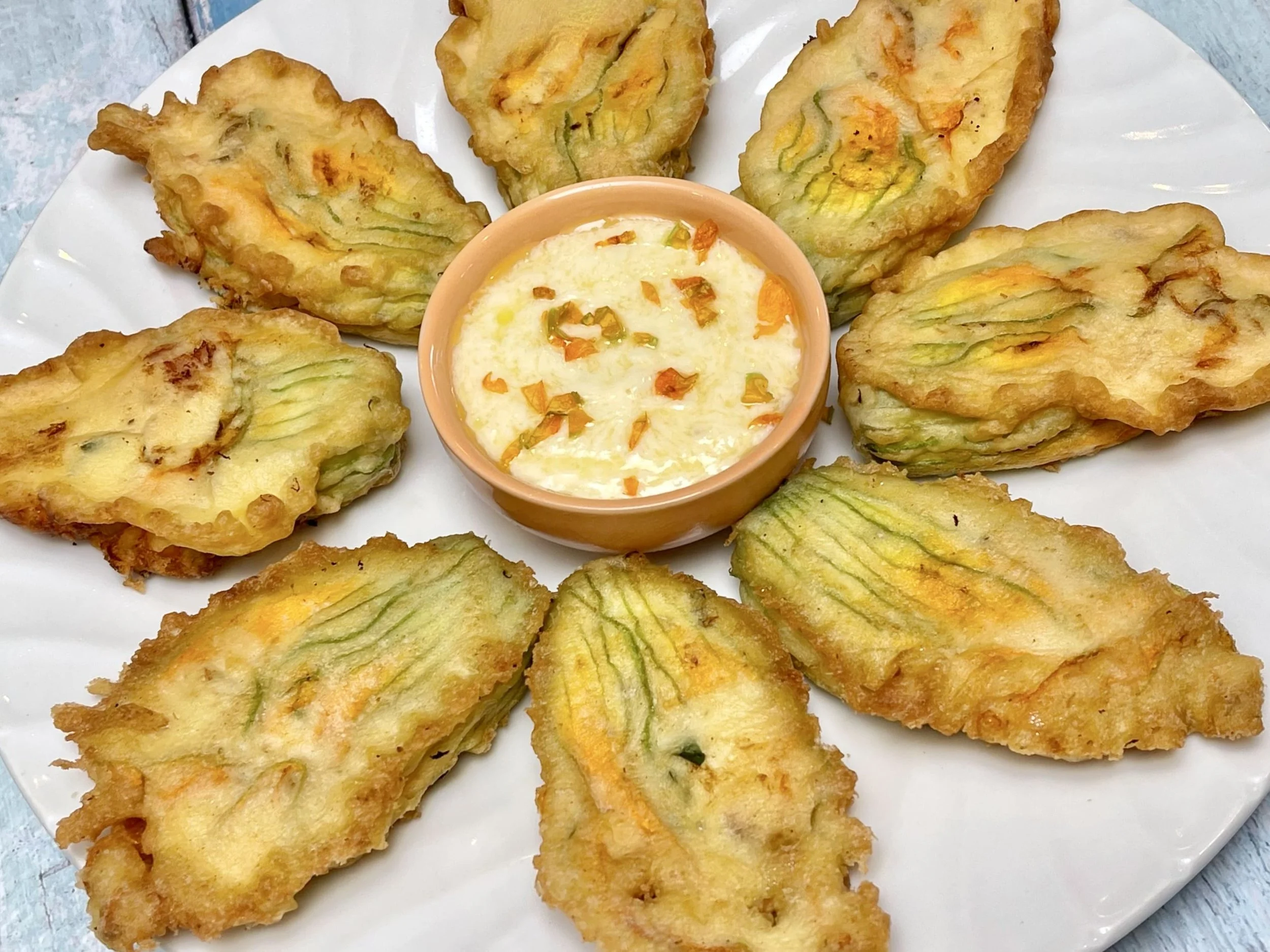 Stuffed zucchini blossoms with aioli