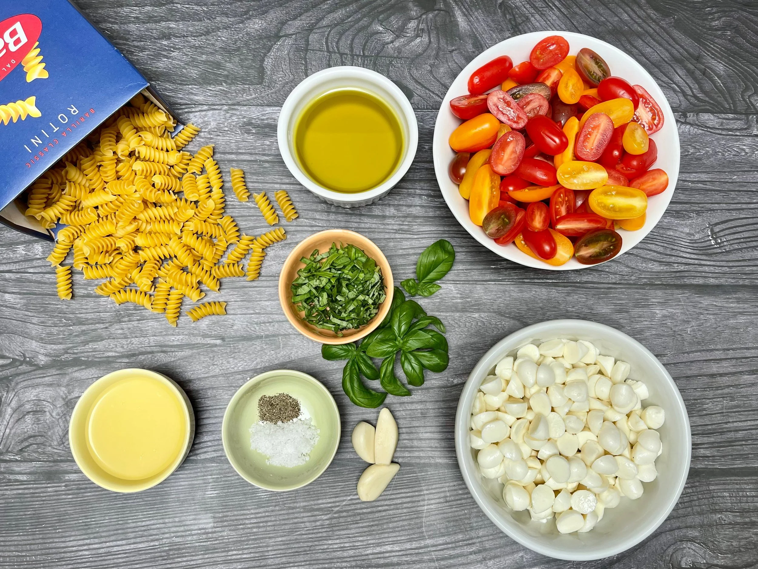 caprese pasta salad ingredients