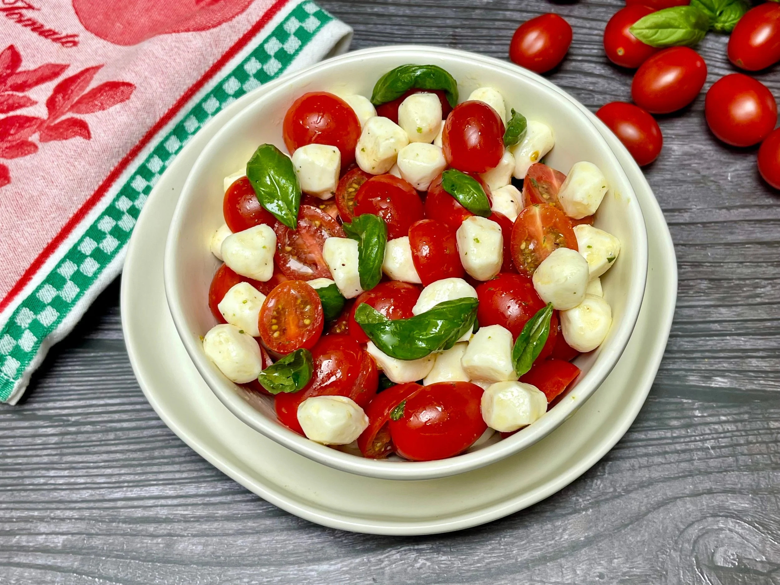 Cherry Tomato Caprese Salad recipe