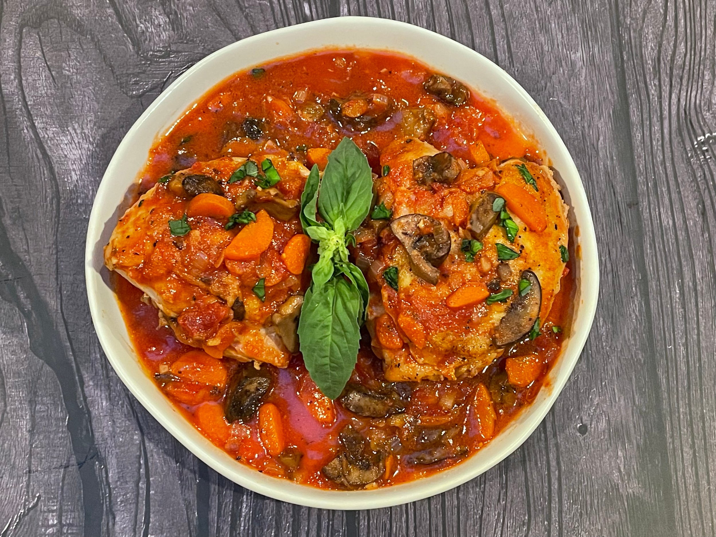 A bowl of chicken cacciatore