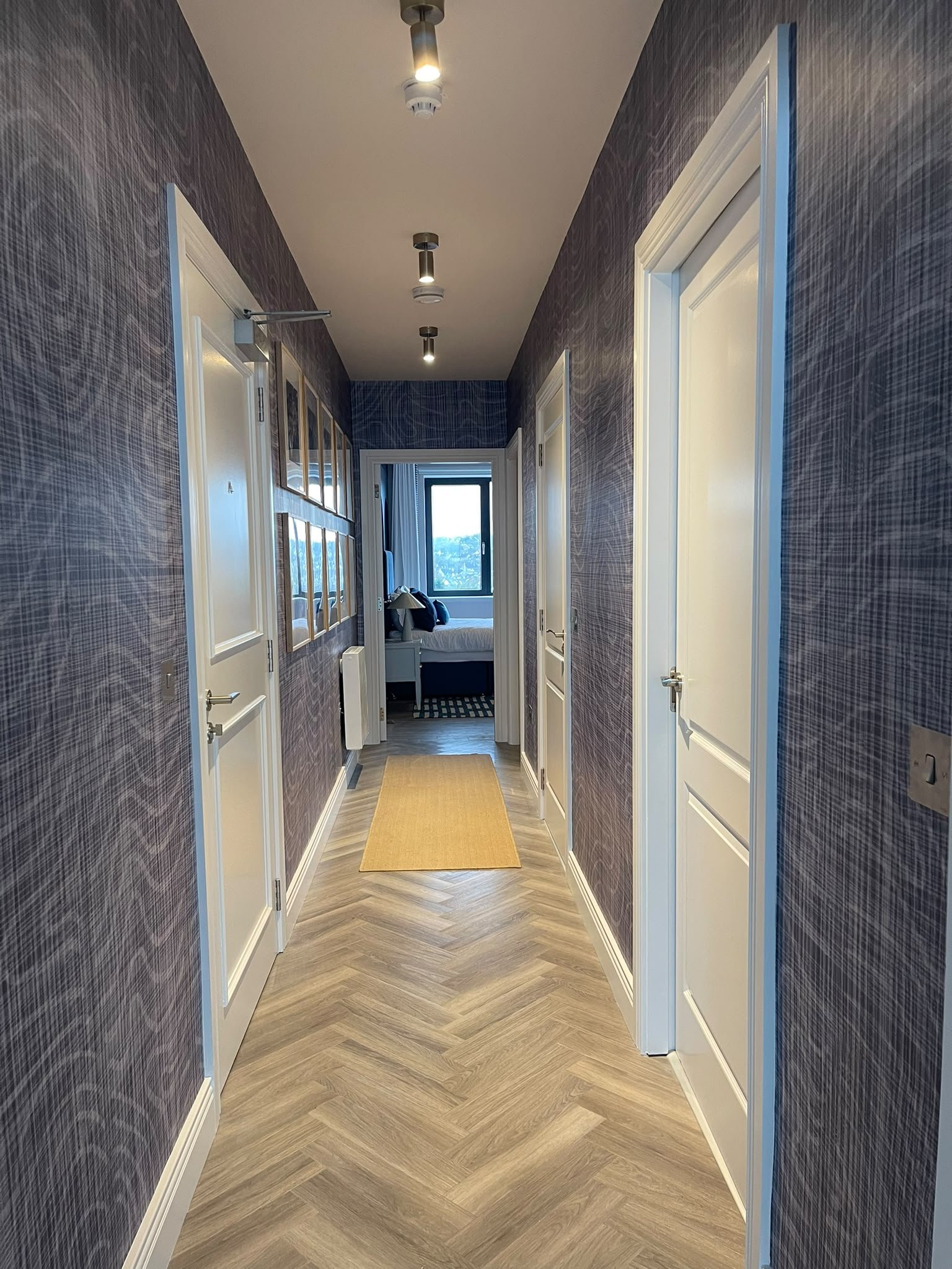 Hallway in a subtle modern nautical style