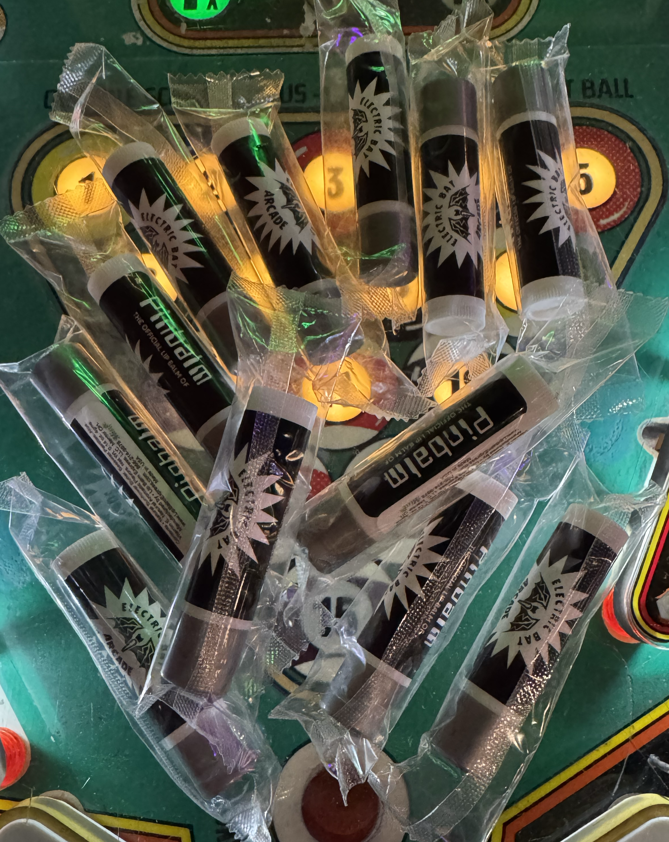 Official Electric Bat Arcade Pinbalm