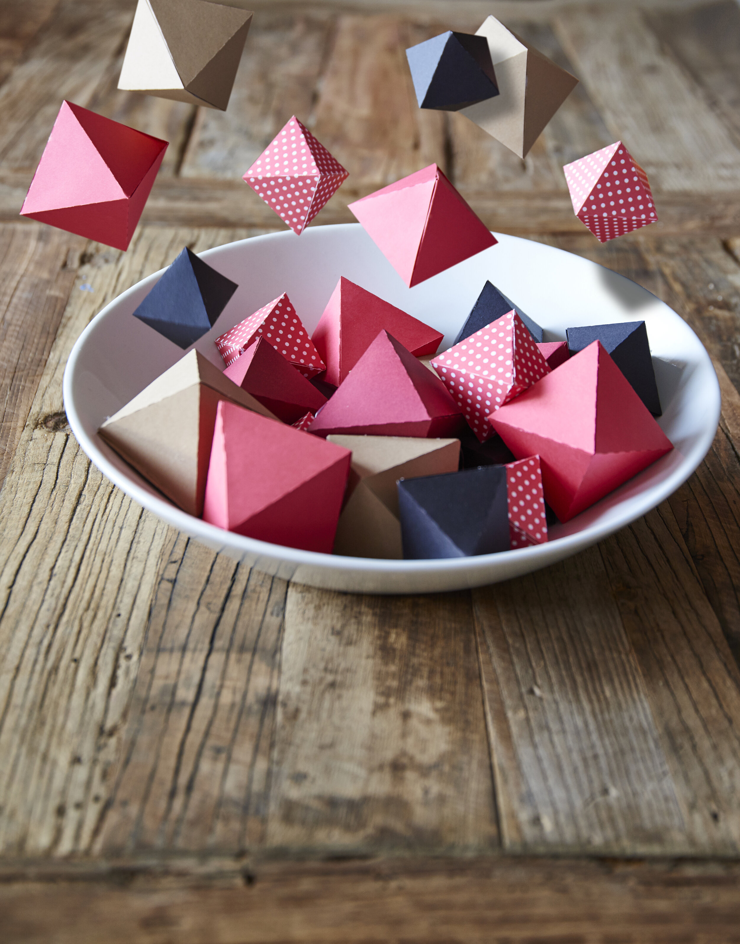 Easy Valentine's Centrepiece - A Cameo Silhouette Project