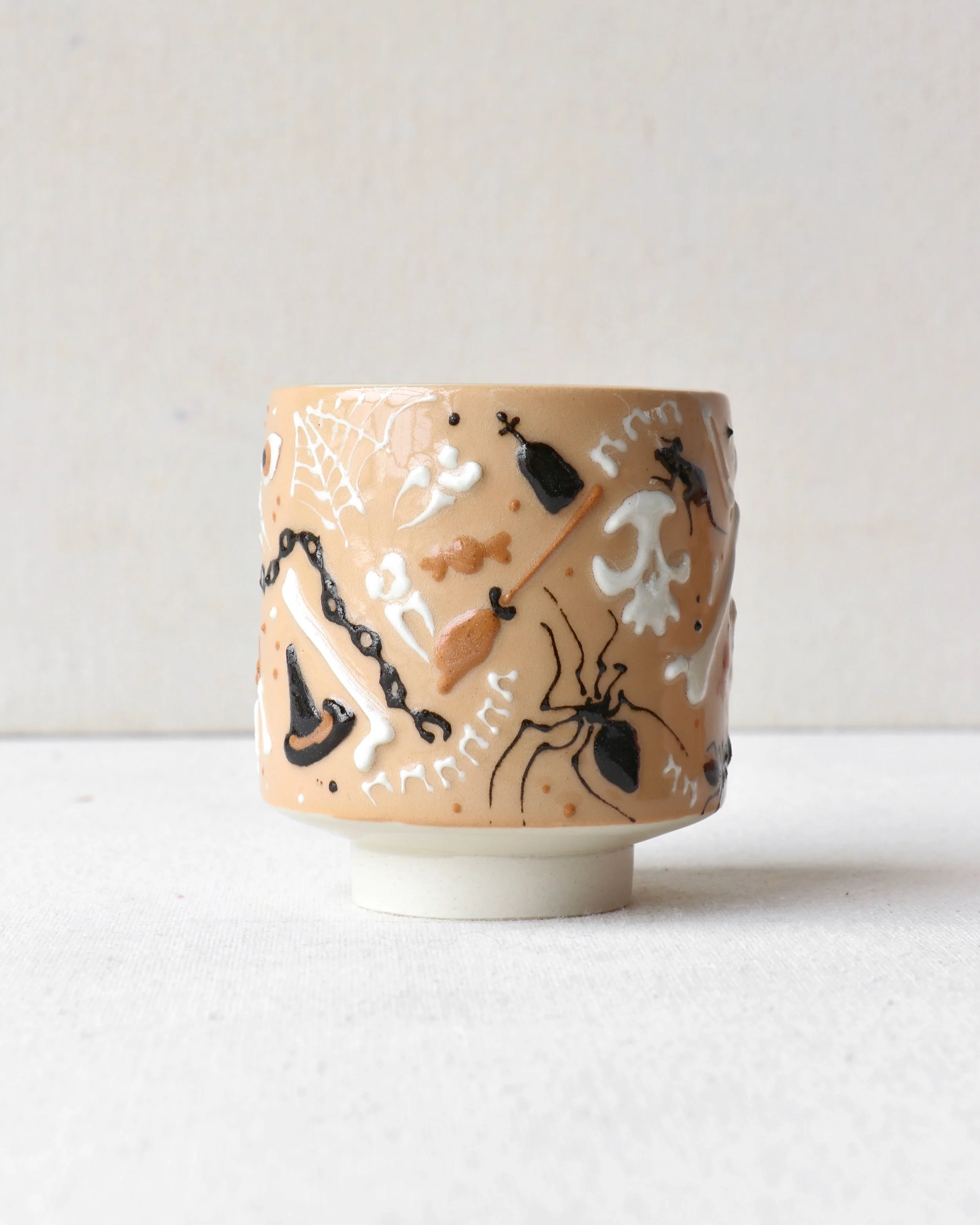 Trick-or-Treat Latte Yunomi 2