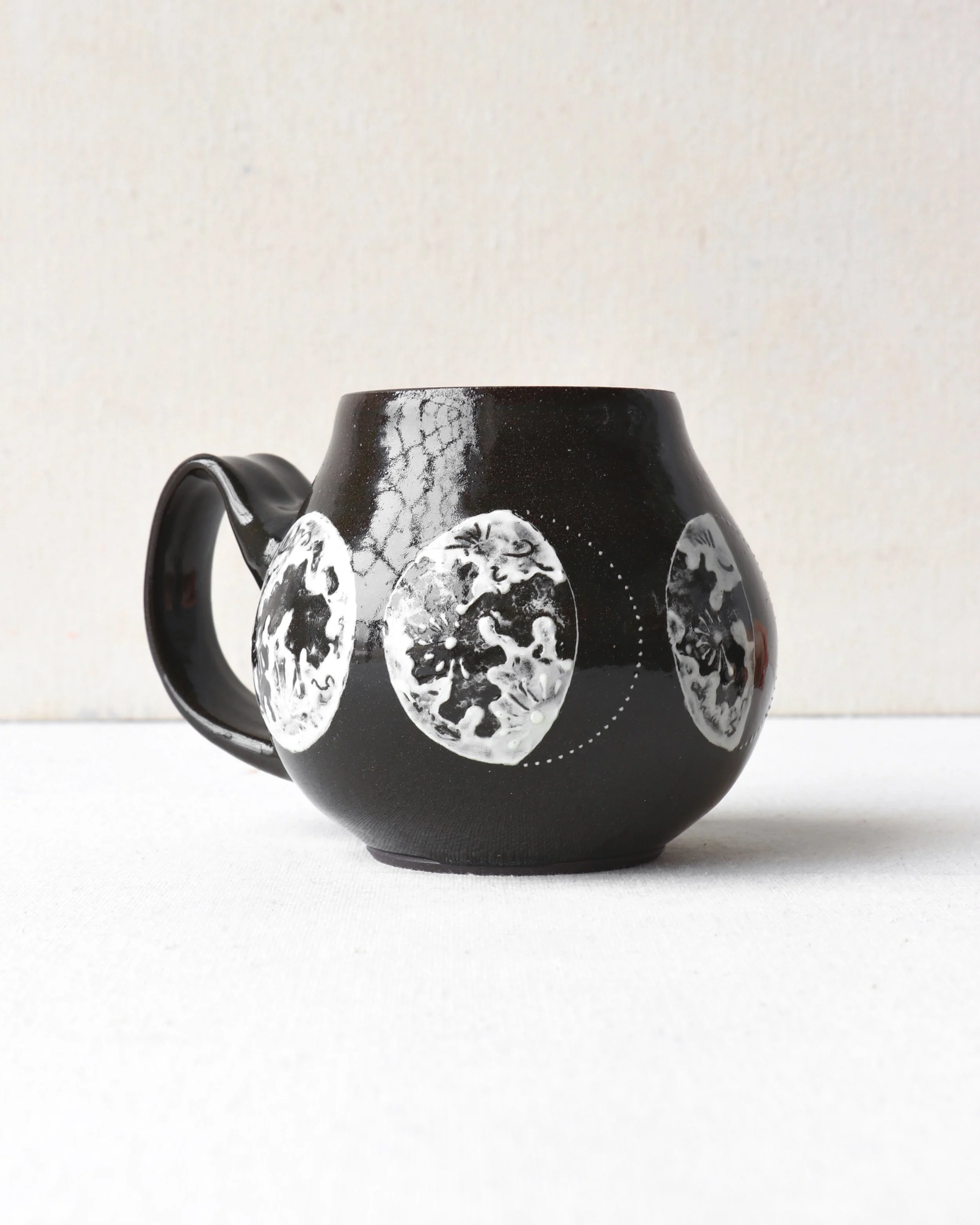 Waning Moon Phases Belly Mug