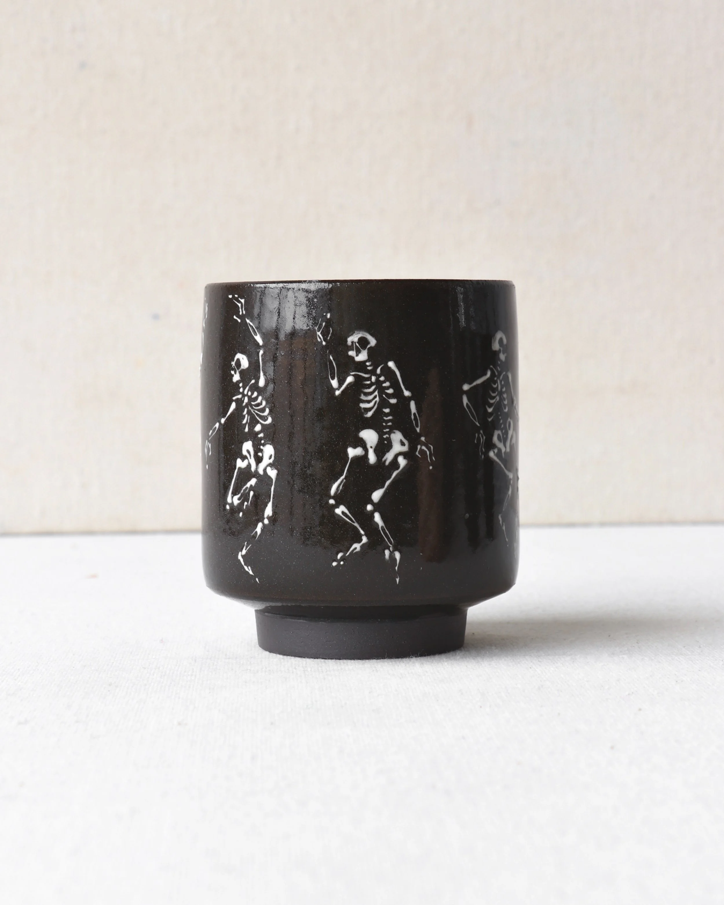 Dancing Skeletons Yunomi 1
