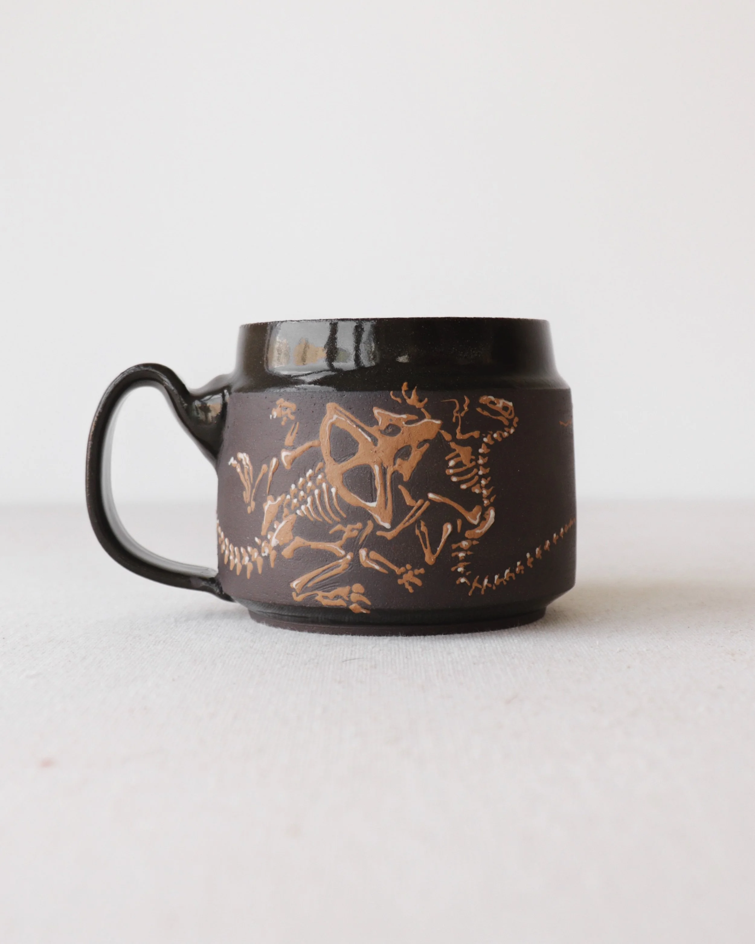 Velociraptor vs Protoceratops Latte Mug